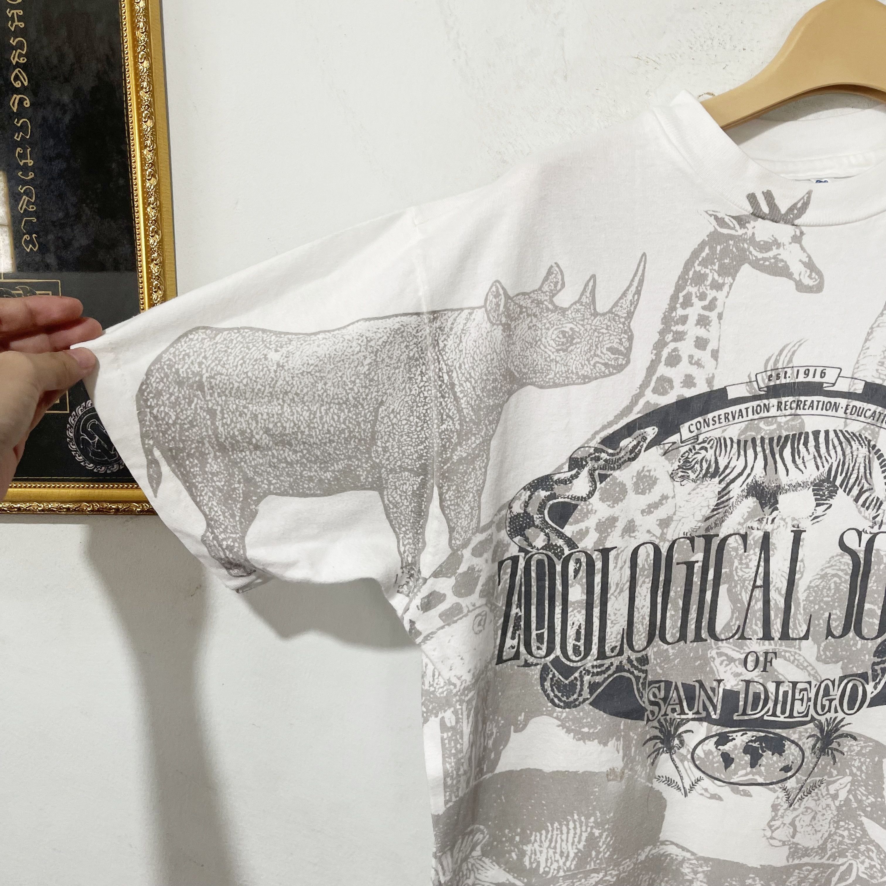 Vintage Vintage 90s Zoological Society of San Diego All Over T-shirt Size US M / EU 48-50 / 2 - 3 Thumbnail