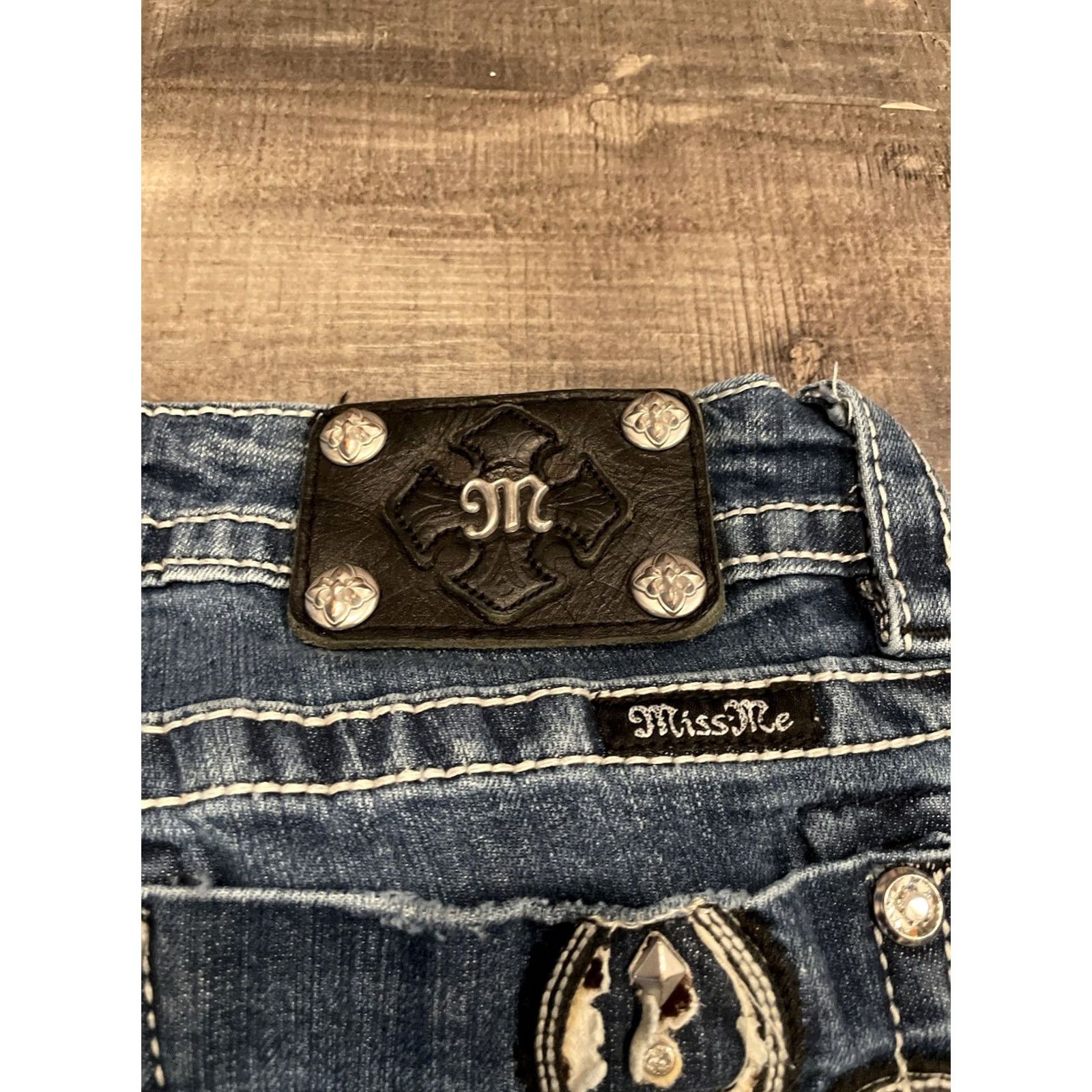 Miss Me VINTAGE Miss Me Mid Rise Easy Boot Jeans Womens 28x29 Blue Denim 5-Pocket Logo Rhinestone Embroidered Pocket Design Boots Cut Size 28" / US 6 / IT 42 - 4 Thumbnail
