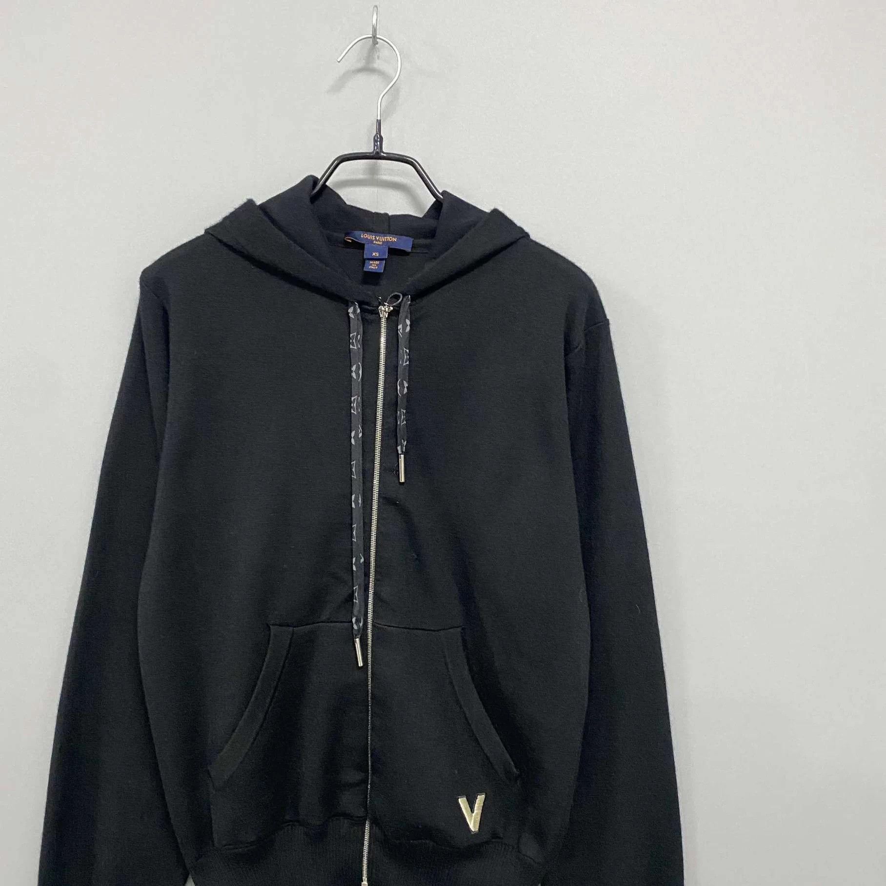 Louis Vuitton LV Louis Vuitton Black Drawstring Logo Zipper Jacket Size US XS / EU 42 / 0 - 1 Thumbnail