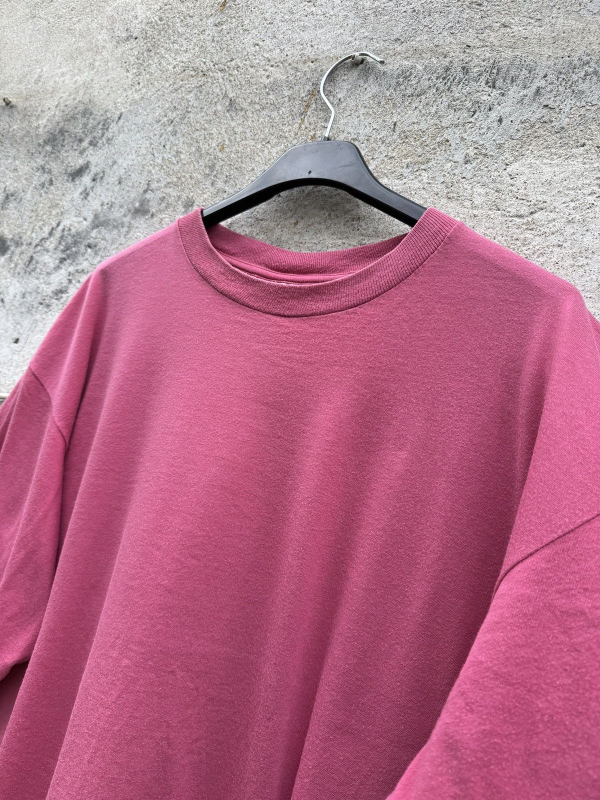 Japanese Brand Vintage Pink Blank Tee Single stitch 90s japanese basic y2k Size US L / EU 52-54 / 3 - 4 Thumbnail