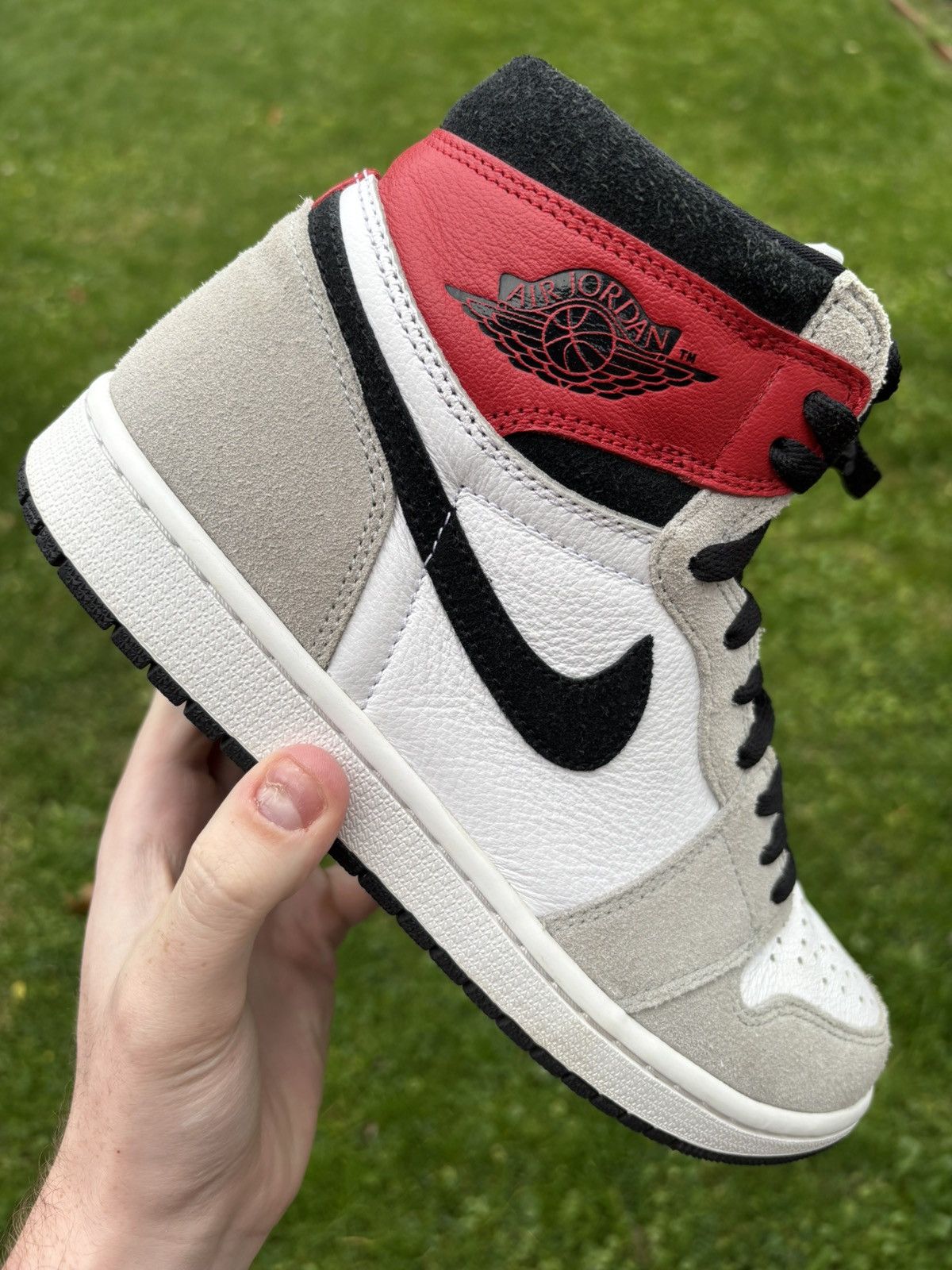 Jordan Brand Jordan 1 High Retro Smoke Gray 2020 Size 9.5 Size US 9.5 / EU 42-43 - 1 Thumbnail
