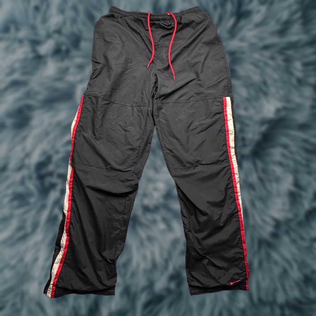 Nike VINTAGE Nike Windbreaker Pants Mens M Black Red Zip Pockets Lined Cotton Nylon Polyester 90s Y2K Baggy Wide-Leg Embroidered Logo Zip Pockets Size US 31 - 1 Thumbnail