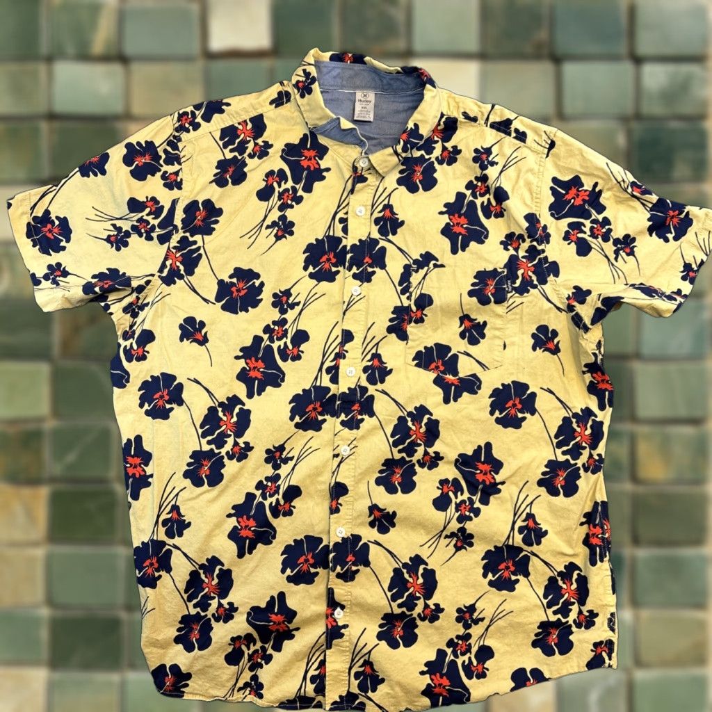Hurley Hurley Men’s Short Sleeve Woven Patio Shirt XXL Maple Cream Multicolor Button‑Up Collared 98% Cotton 2% Spandex Size US XXL / EU 58 / 5 - 1 Thumbnail