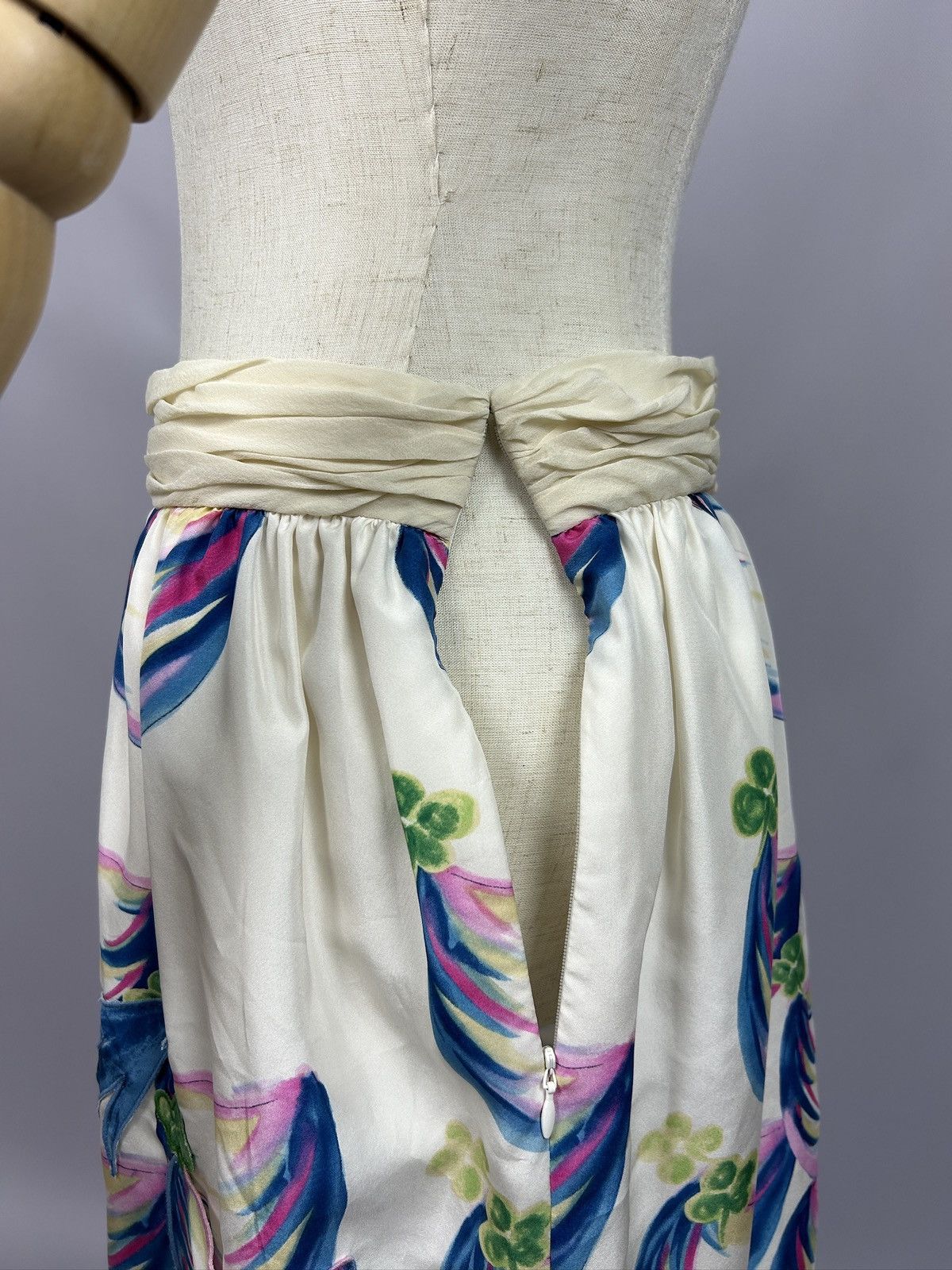 Designer × Japanese Brand × Tsumori Chisato Tsumori Chisato Floral Animal Printed Silk Skirt Size 3 / L Size 32" / US 10 / IT 46 - 8 Thumbnail