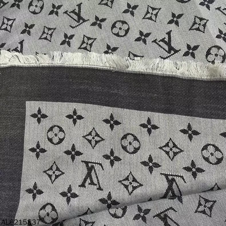 Louis Vuitton Louis Vuitton Printed Silk Scarf -2505 Size ONE SIZE - 4 Thumbnail
