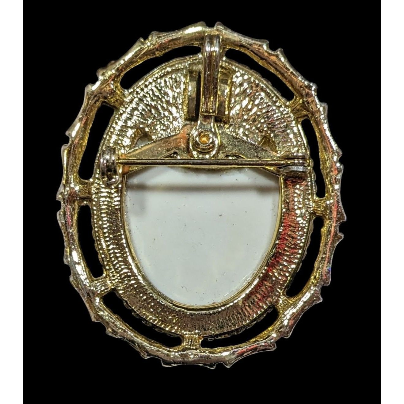 Other 1950s Vintage Gold Tone Cameo Brooch/Pendant Size ONE SIZE - 2 Thumbnail