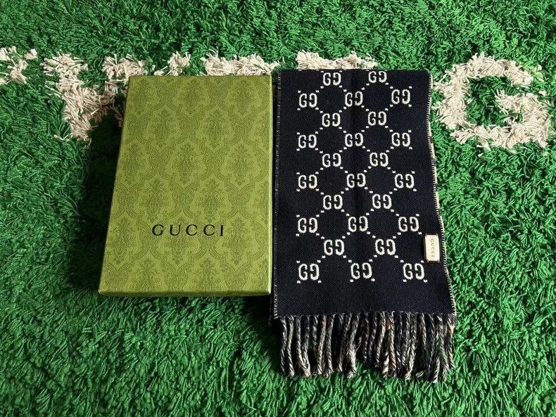 Gucci Gucci New old flower plaid cashmere scarf 2503-Nextarrow Size ONE SIZE - 7 Thumbnail
