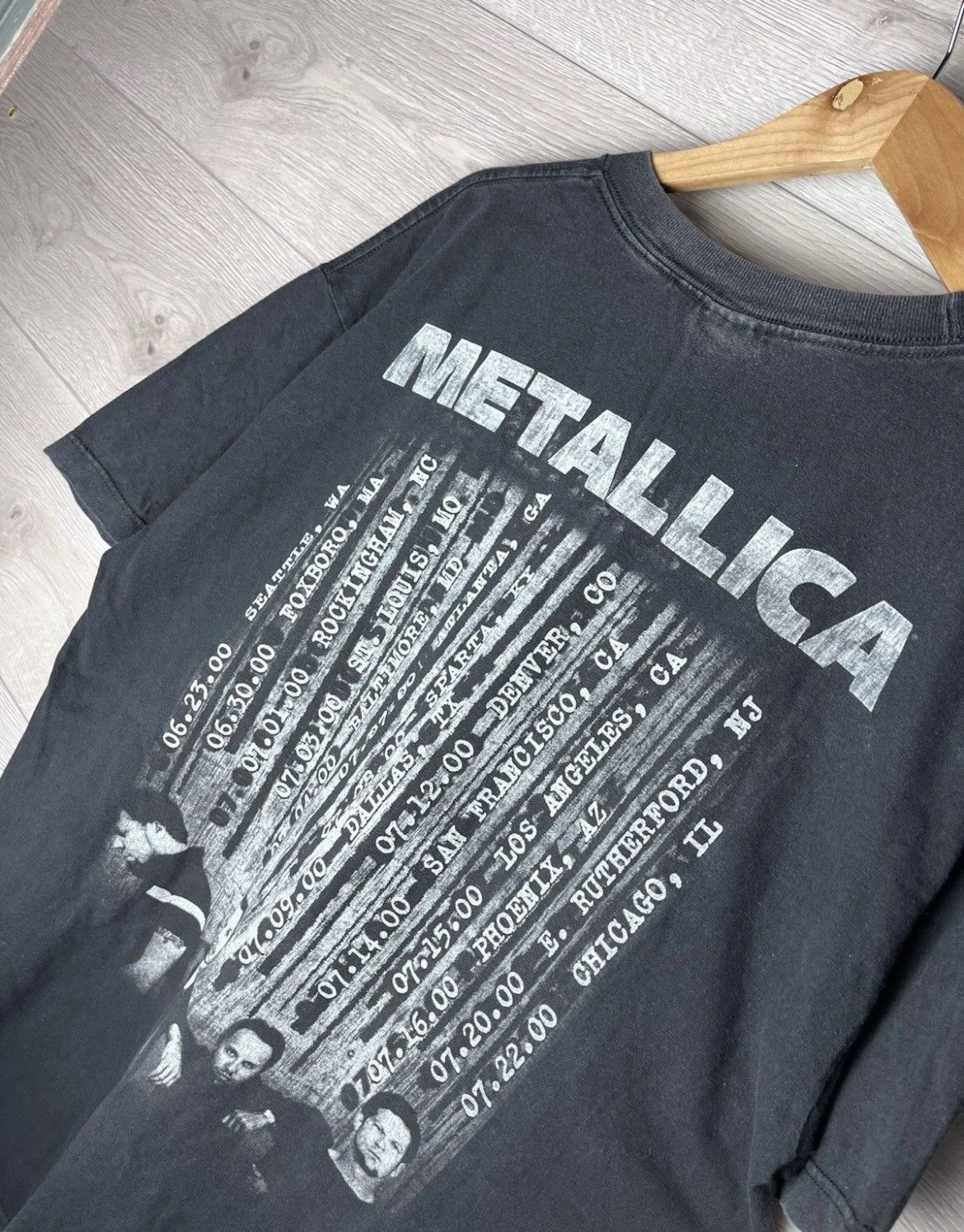 Metallica Vintage mens t-shirt Metallica 1999s size xl made in USA Size US XL / EU 56 / 4 - 12 Thumbnail