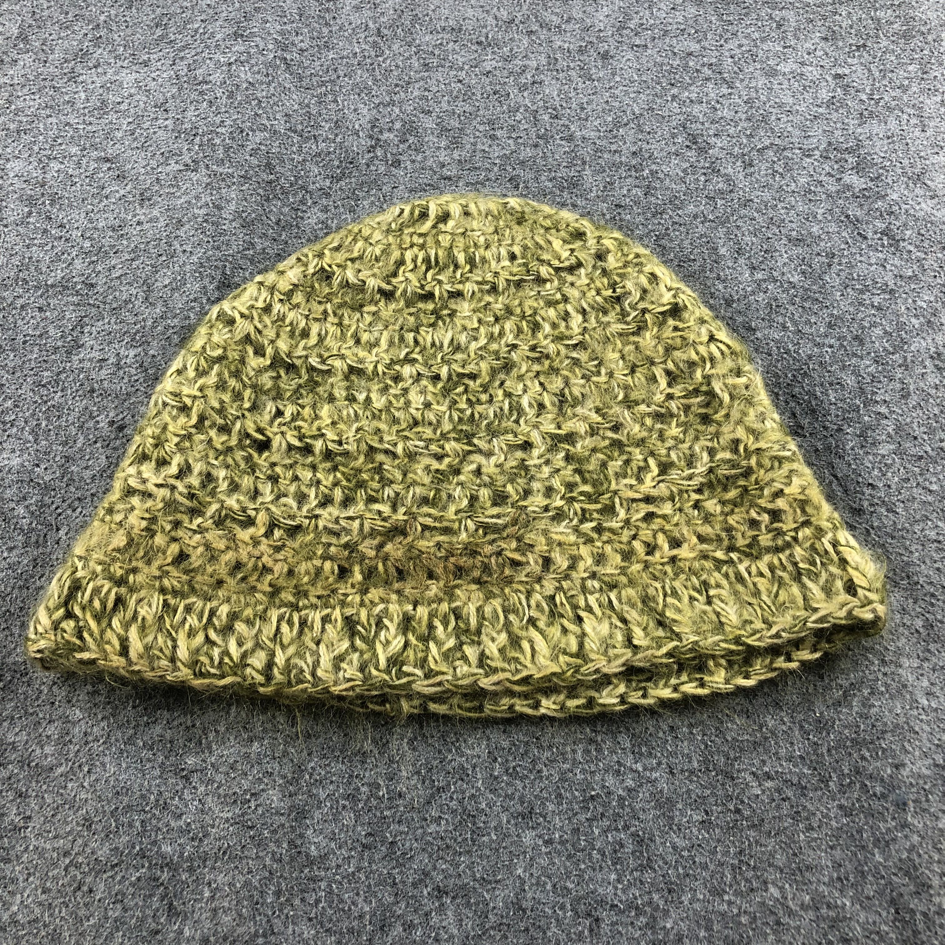 Vintage Unknown Green Knitted Beanie Snowcap Snow Hat B378 Size ONE SIZE - 3 Thumbnail