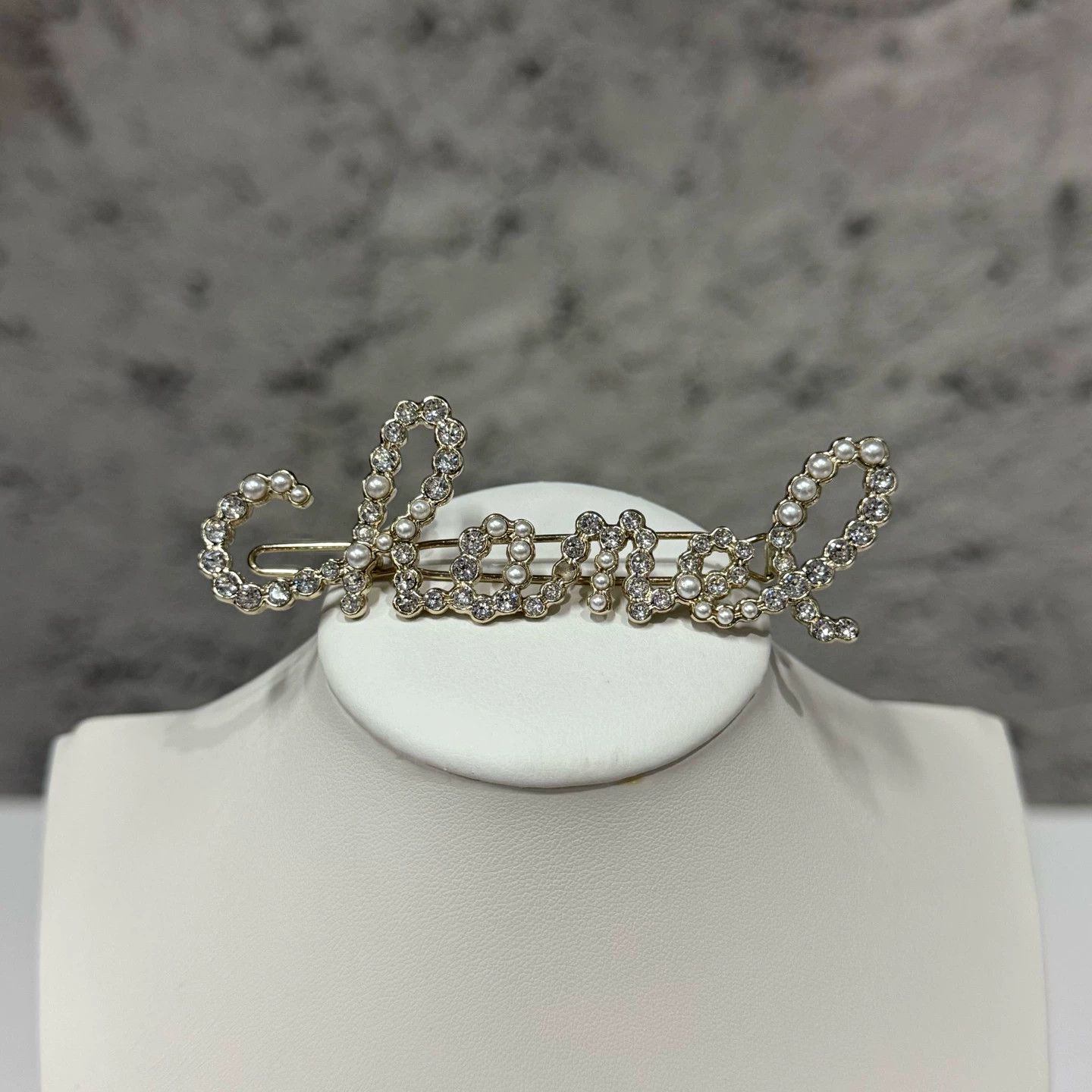 Chanel Chanel 99 New Hair Clip Size ONE SIZE - 1 Thumbnail