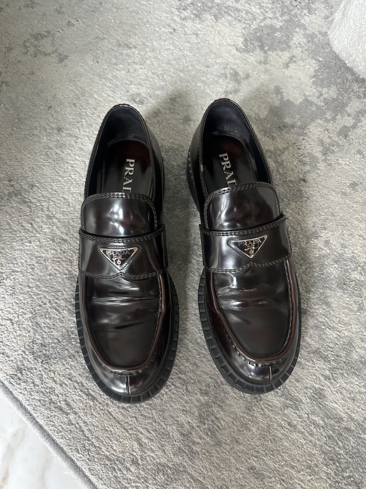 Pre-owned Prada Loafers In Brown