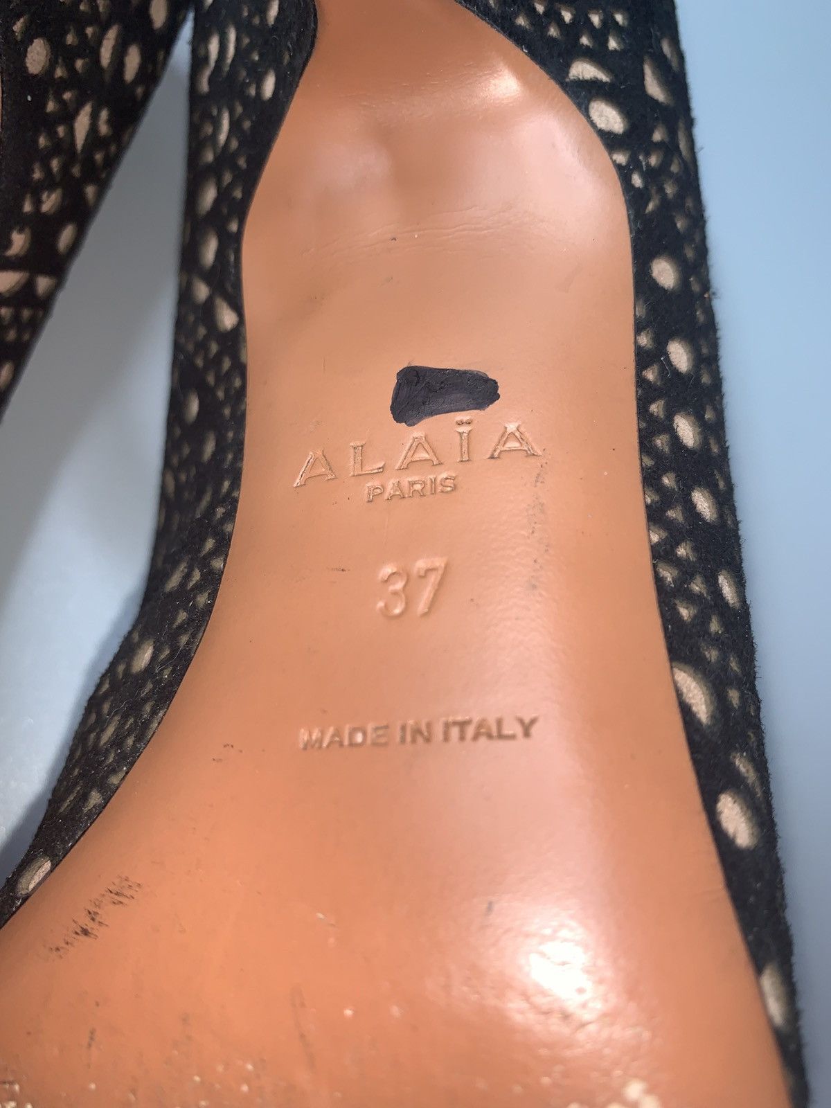 Alaia Alaia Lazer Cut Suede Pumps Size US 7 / IT 37 - 9 Thumbnail