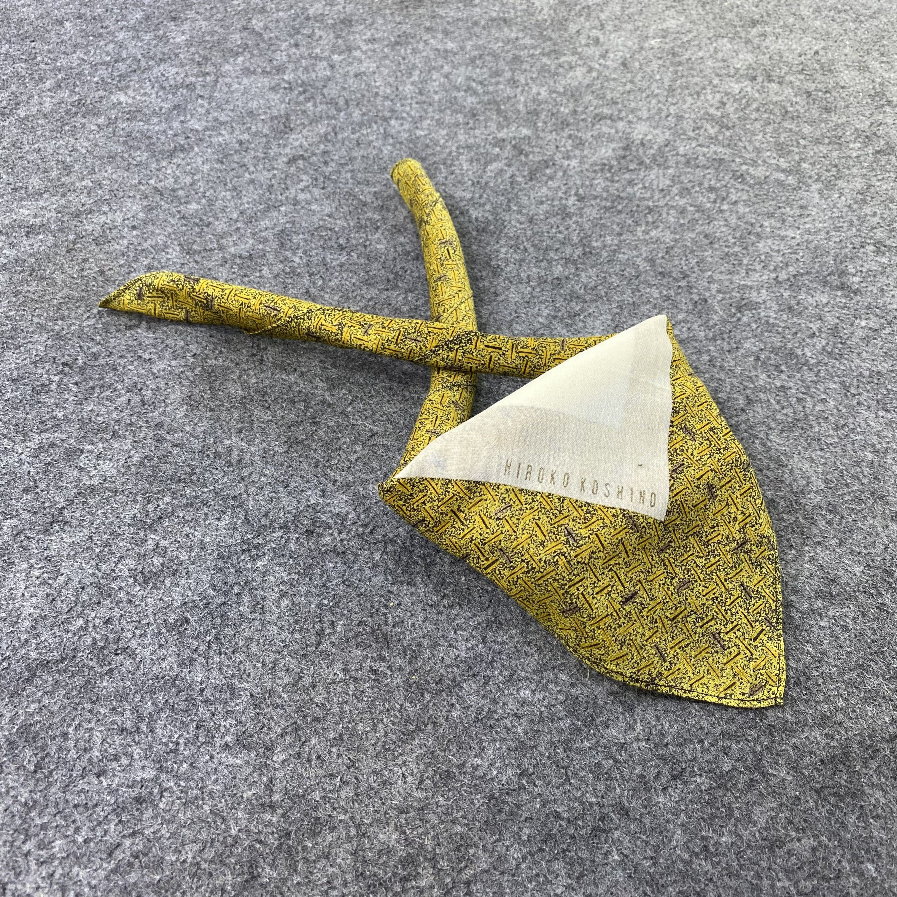 Japanese Brand Hiroko Koshino Handkerchief / Bandana / Neckerchief-B2328 Size ONE SIZE - 1 Thumbnail