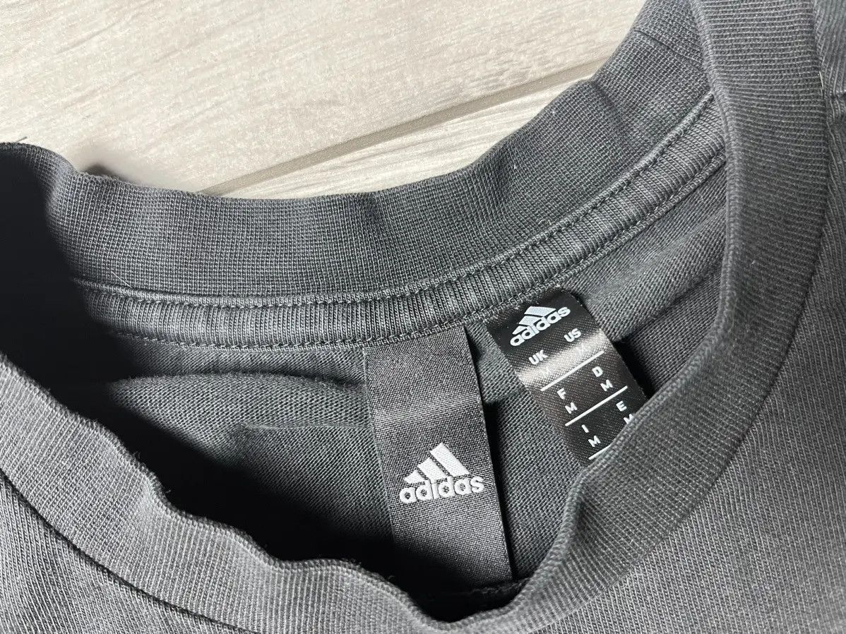 Adidas Adidas T-shirt sportswear size Medium Size US M / EU 48-50 / 2 - 4 Thumbnail