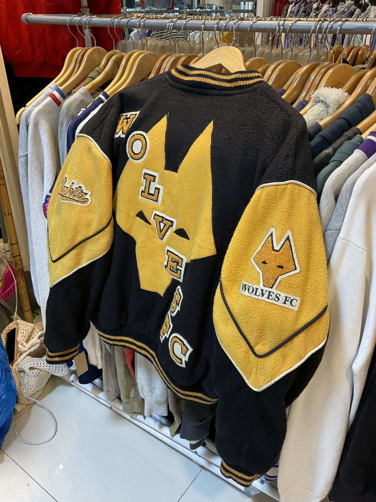 Raised By Wolves × Vintage Rare Vintage 1992 Wolves Hampton Wanderers Bomber Jacket Size US S / EU 44-46 / 1 - 3 Thumbnail