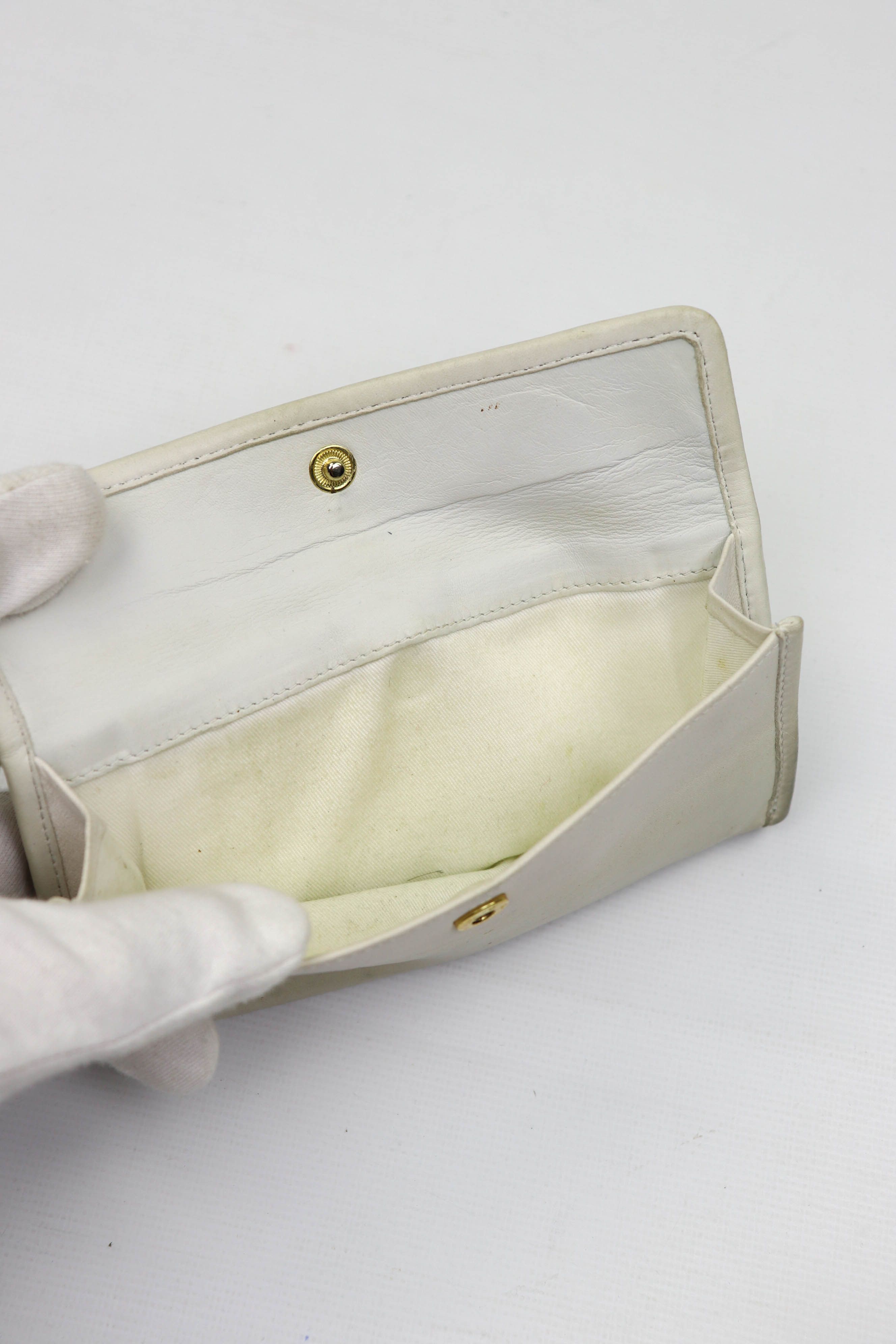 Armani Y2k Vintage Armani Exchange Distressed White Leather Wallet Size ONE SIZE - 10 Thumbnail