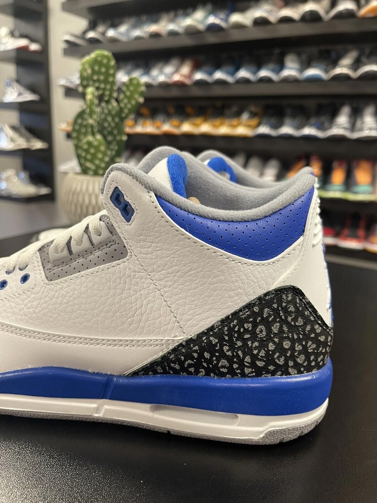 Jordan Brand Size 7 - Air Jordan 3 Retro Racer Blue (GS) Basketball Size US 7 / EU 40 - 5 Thumbnail