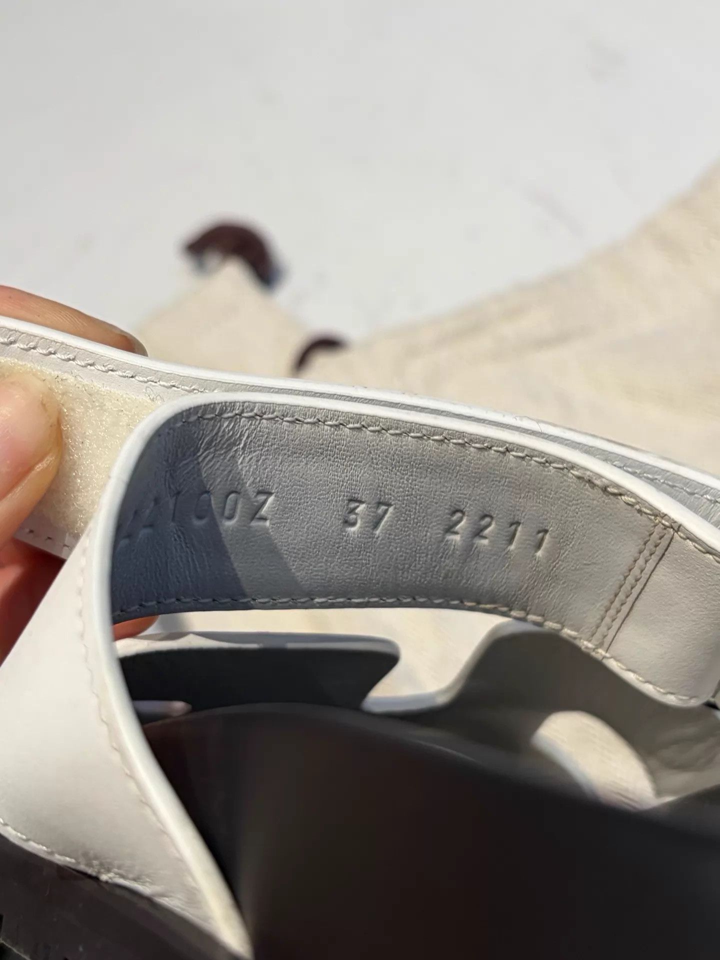 Hermes Hermes White Uncle Slides 98 New 37 w/ Dust Bag Size US 6.5 / IT 36.5 - 4 Thumbnail