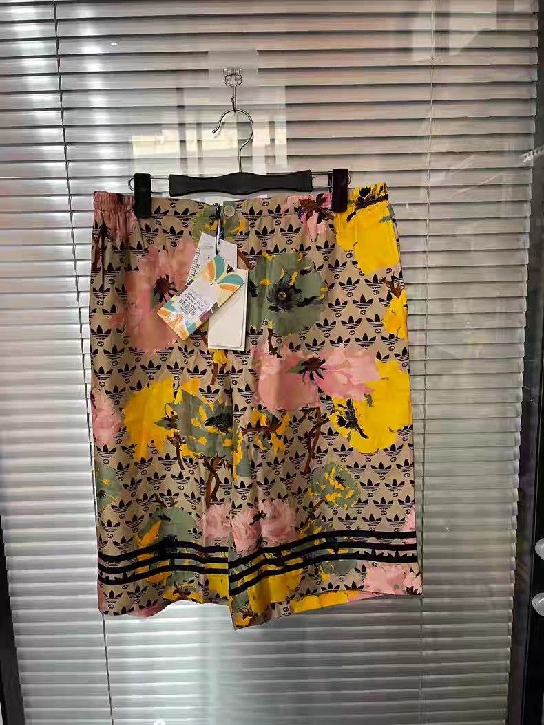 Gucci Gucci Co-branded silk shorts Size US 32 / EU 48 - 1 Thumbnail