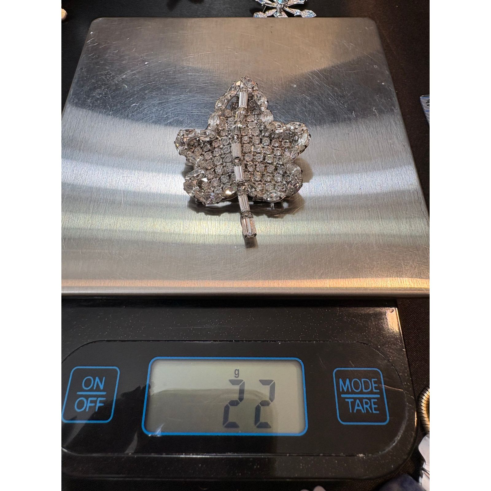 Other Vintage Unsigned Rhinestone Leaf Brooch 2.25 Inch Size ONE SIZE - 5 Thumbnail