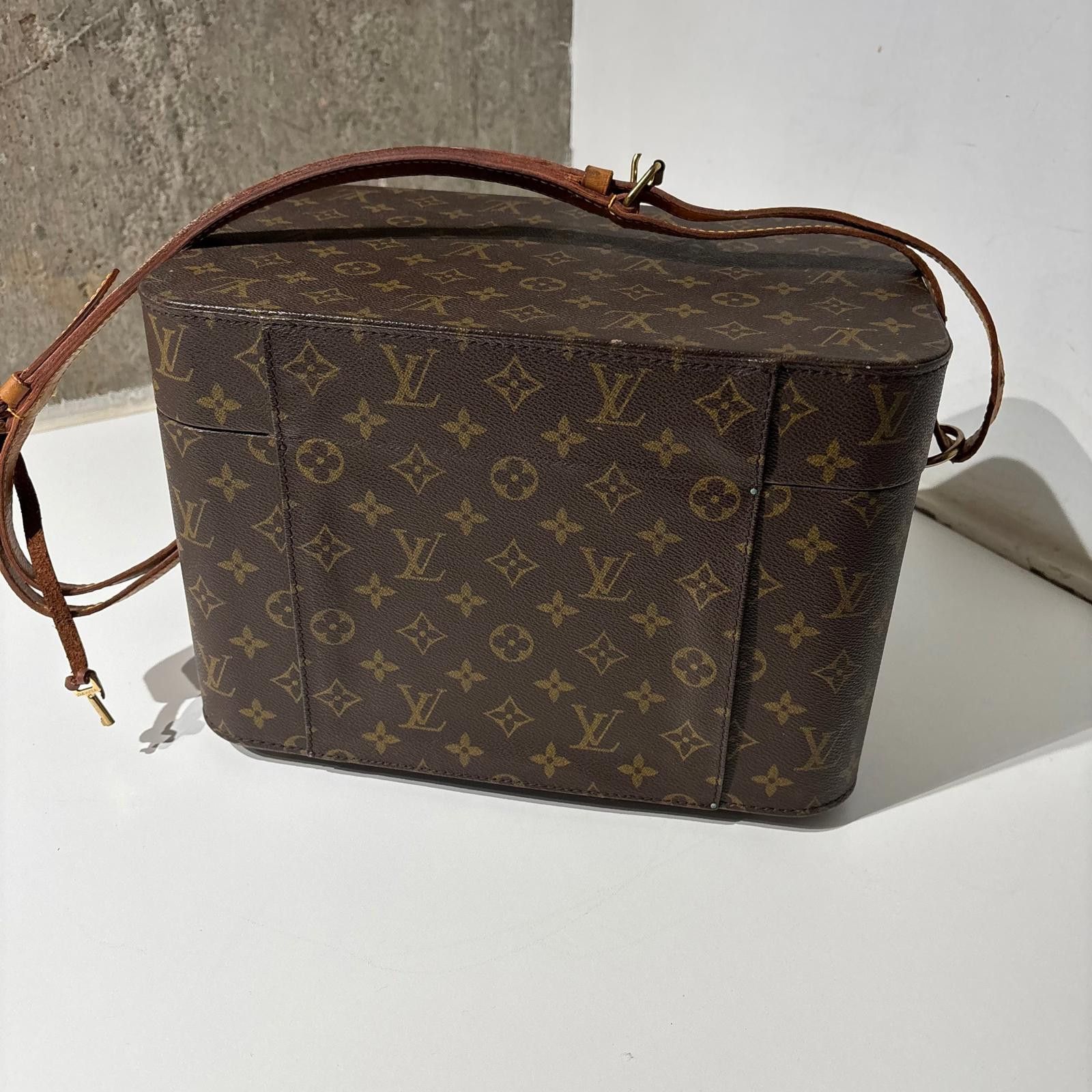 Louis Vuitton Louis Vuitton Travel Vanity Case Size ONE SIZE - 9 Thumbnail