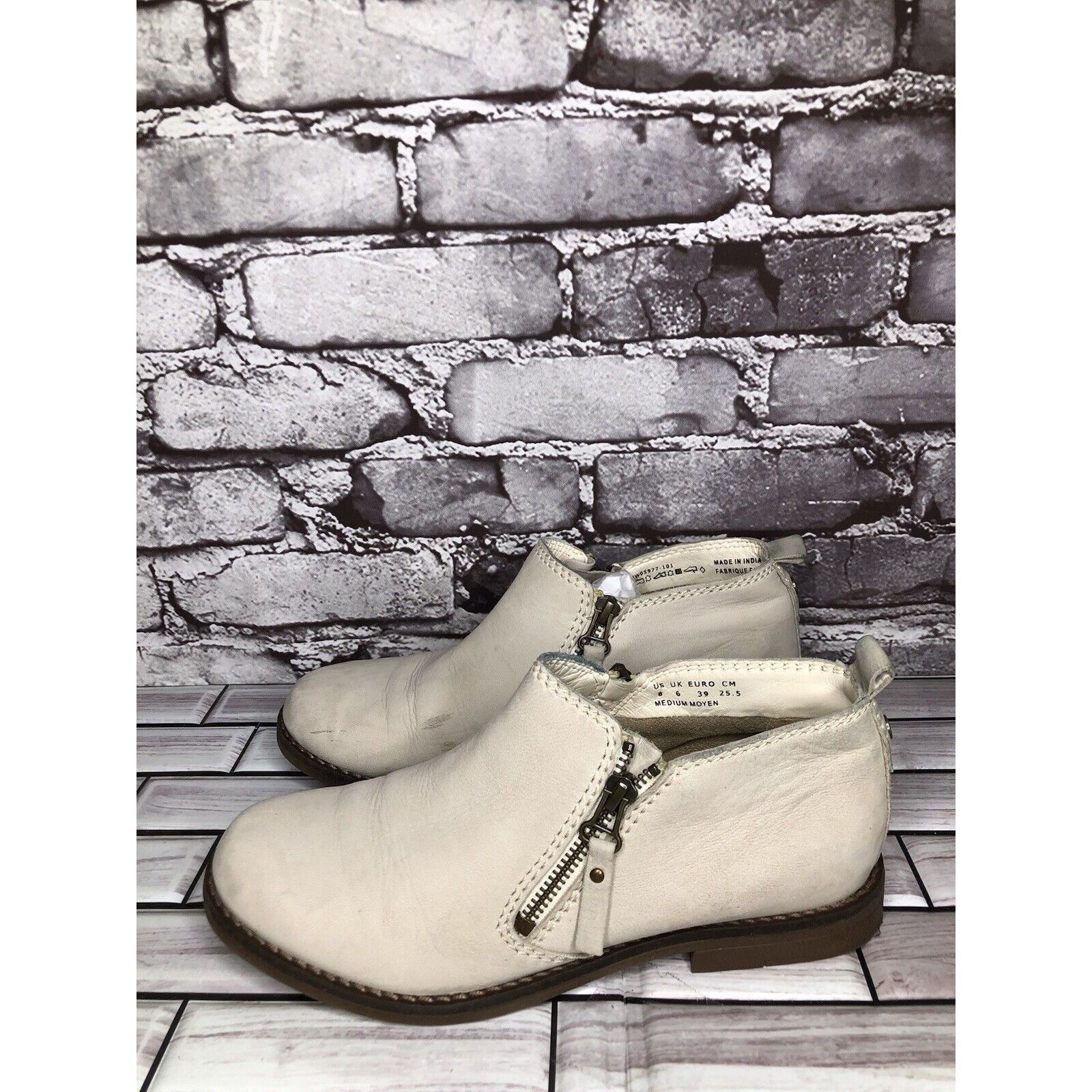 Hush Puppies Hush Puppies Medium Moyen Ivory Suede Leather Zip Heel Booti Size US 8 / IT 38 - 12 Thumbnail
