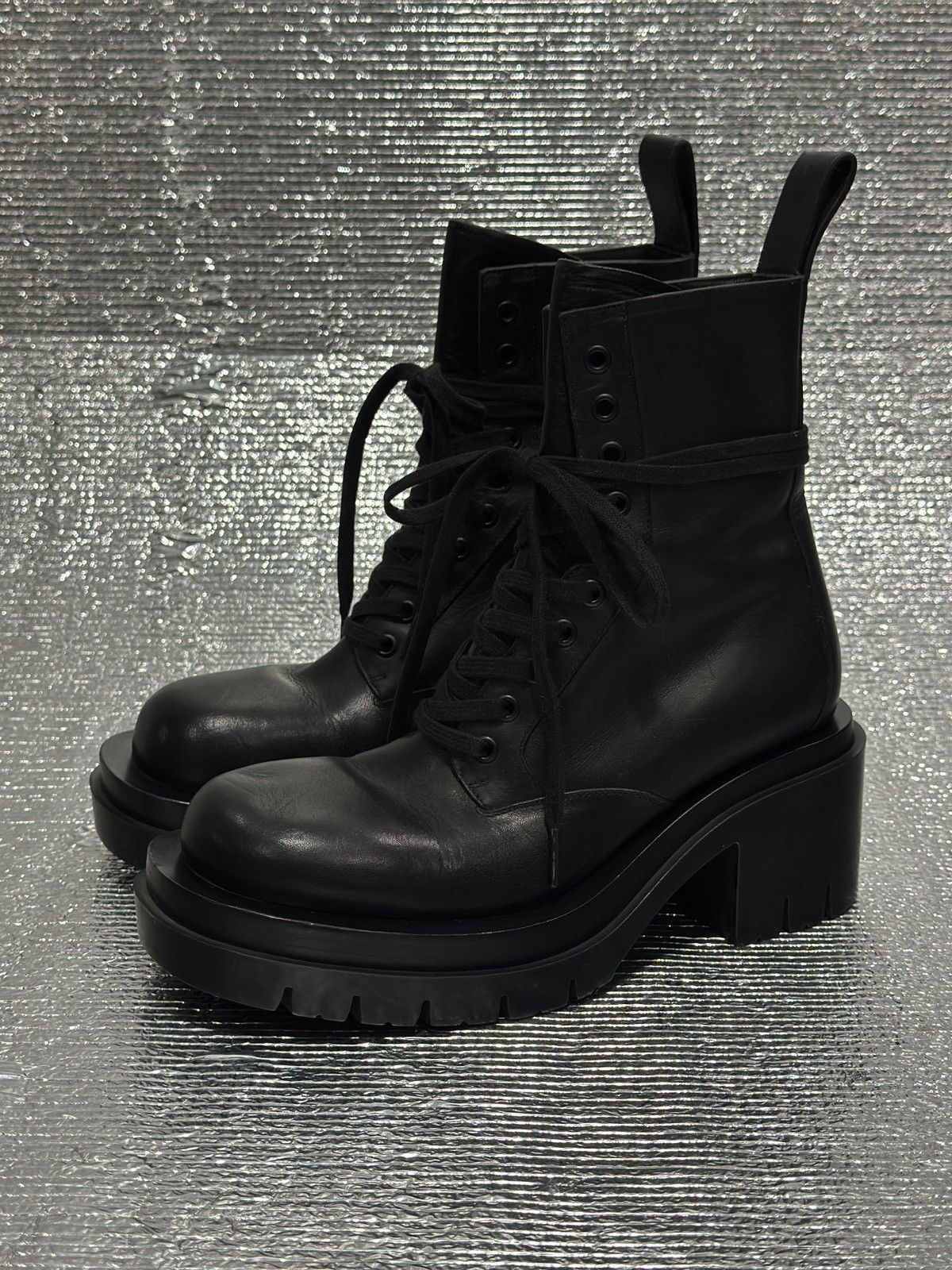 Bottega Veneta Bottega Veneta Lug Lace-Up Ankle Boots Size US 7 / IT 37 - 1 Thumbnail