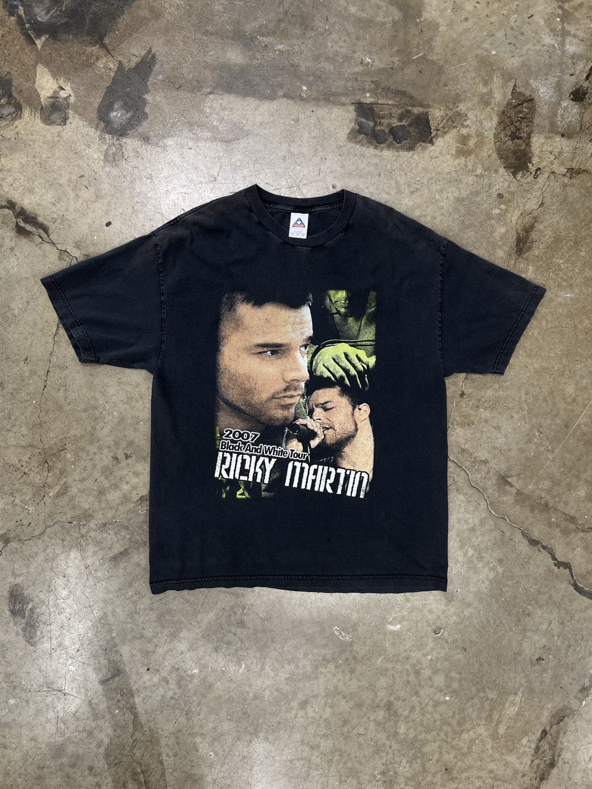 Band Tees Vintage 2007 Ricky Martin Black and White Tour Tee XL Size US XL / EU 56 / 4 - 5 Thumbnail