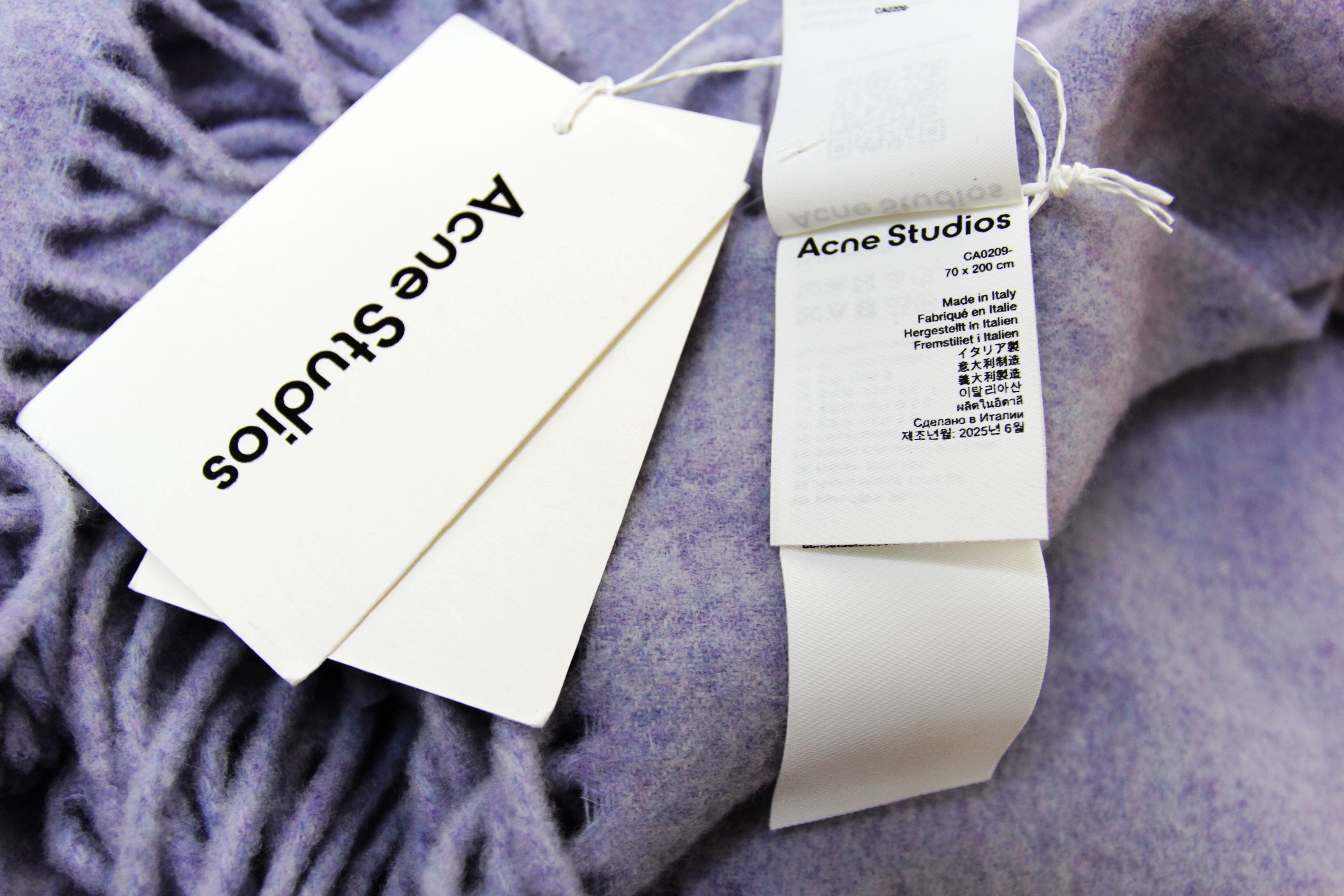 Acne Studios BNWT AW25 ACNE STUDIOS PINK PATCH OVERSIZED WOOL SCARF Size ONE SIZE - 5 Thumbnail