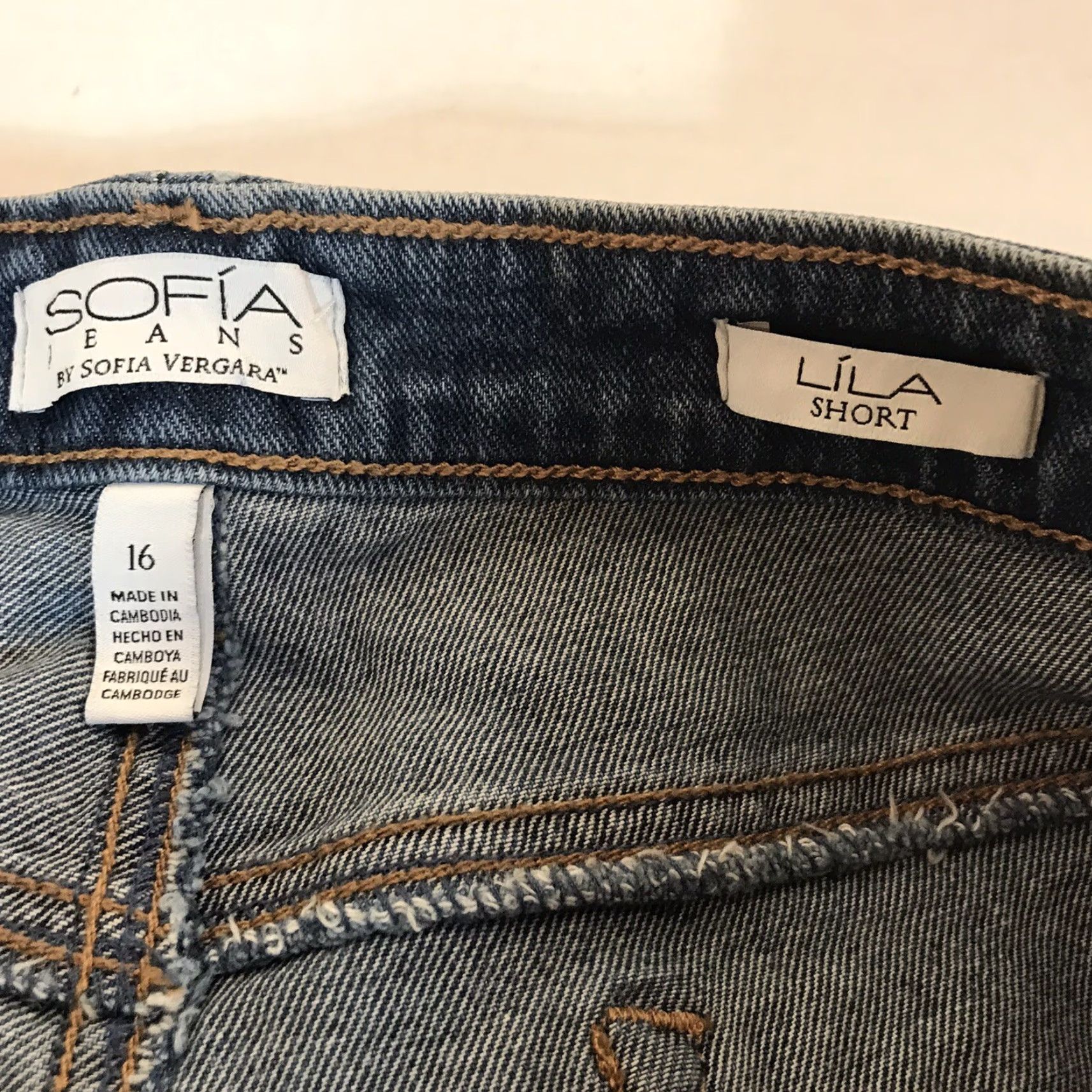 Vintage VINTAGE Sofia Vergara Women's Shorts Size 16 Mid Rise Denim Cuffed Distressed Casual Summer Size 38" / US 16 / IT 52 - 5 Thumbnail