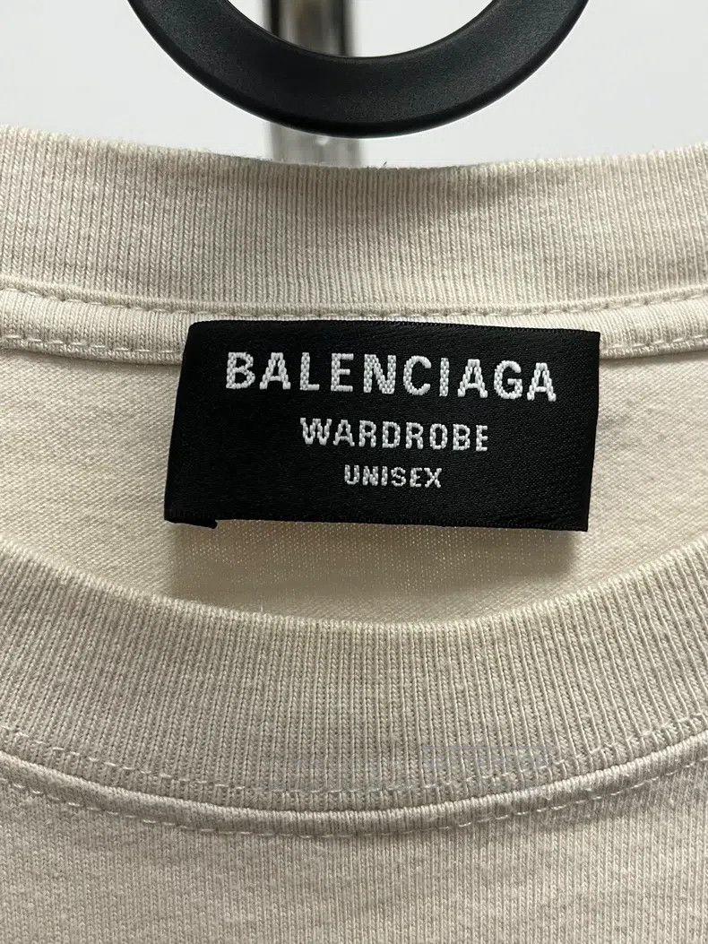 Balenciaga Balenciaga Beige Slogan Logo Short-Sleeve T-Shirt Size US S / EU 44-46 / 1 - 4 Thumbnail