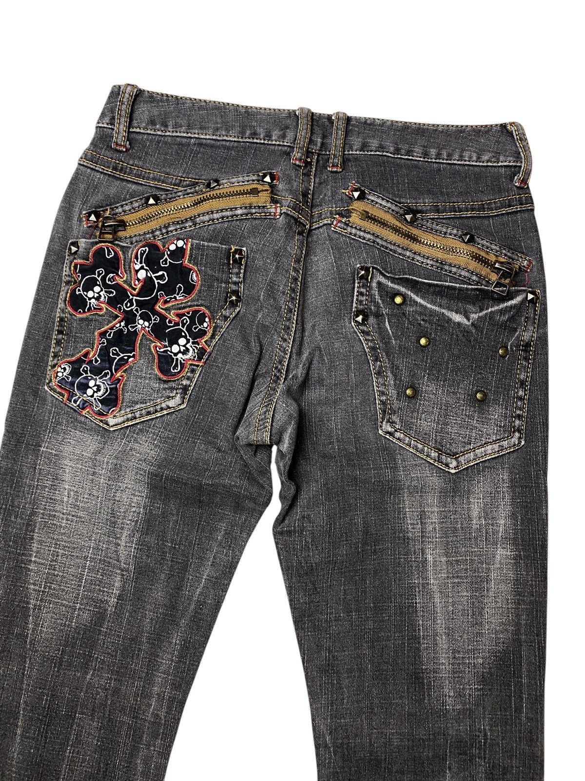 If Six Was Nine 2000's BCBG Skull Cross Studded Flared Jeans Size US 26 / EU 42 - 3 Thumbnail