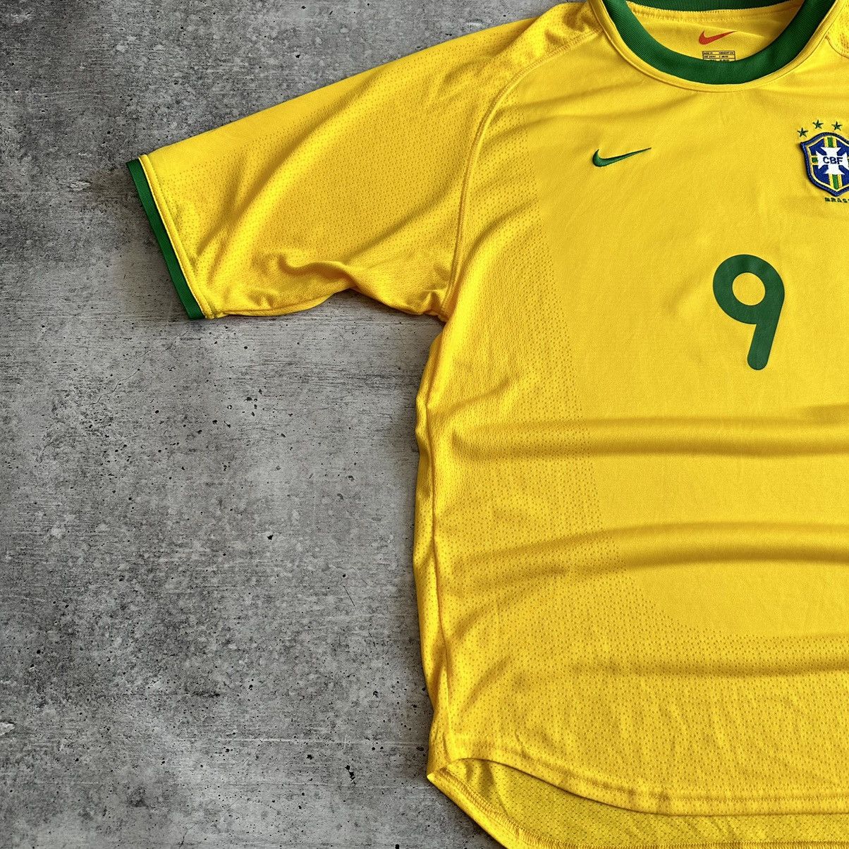 Nike Nike Brazil 00s Home Football Shirt Soccer Jersey #9 Ronaldo Size US M / EU 48-50 / 2 - 2 Thumbnail