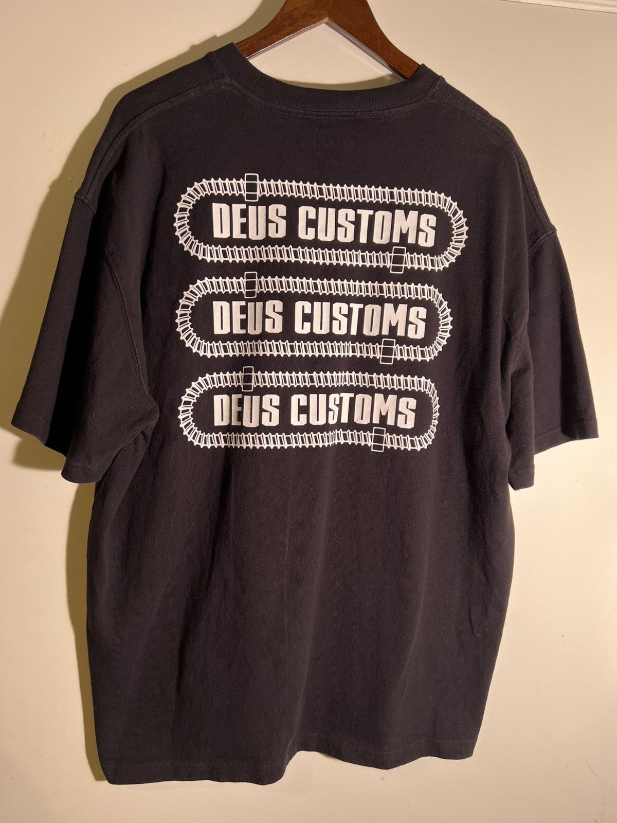 Deus Ex Machina Deus Ex Machina Customs Streetwear Designer Retro Tee Shirt Size US M / EU 48-50 / 2 - 1 Thumbnail
