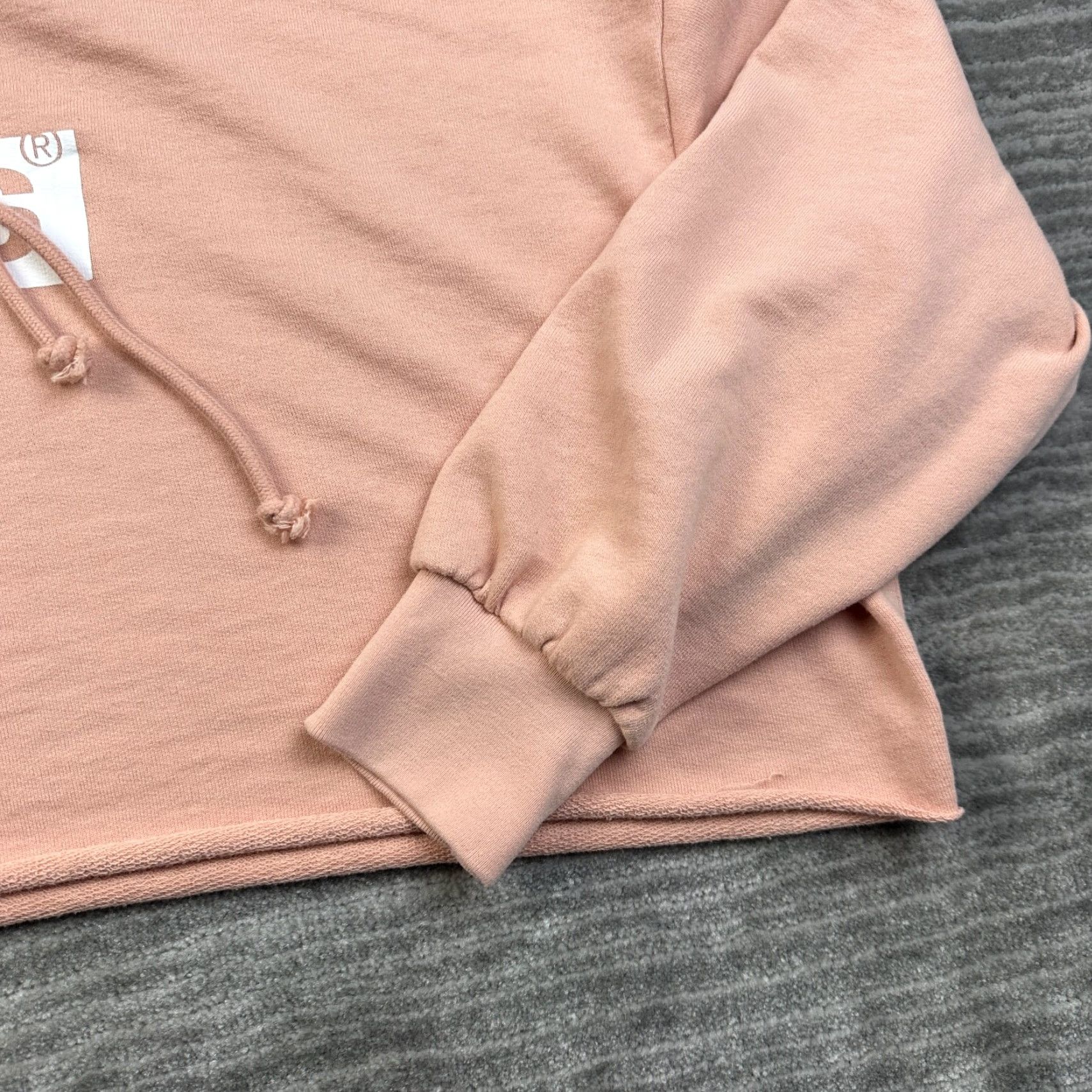Levi's VINTAGELevi's Sweater Womens M Pink Oversized Crop Hoodie Long Sleeve Logo Size M / US 6-8 / IT 42-44 - 5 Thumbnail