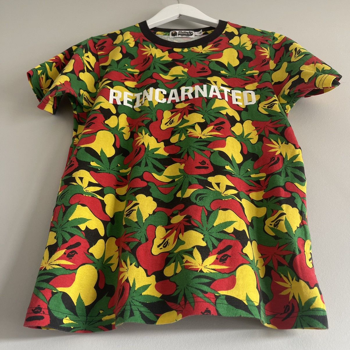 Bape × Snoop Dogg Bape X Snoop Lion Reincarnated Rasta Camo Pot Leaf Tee Size US S / EU 44-46 / 1 - 6 Thumbnail