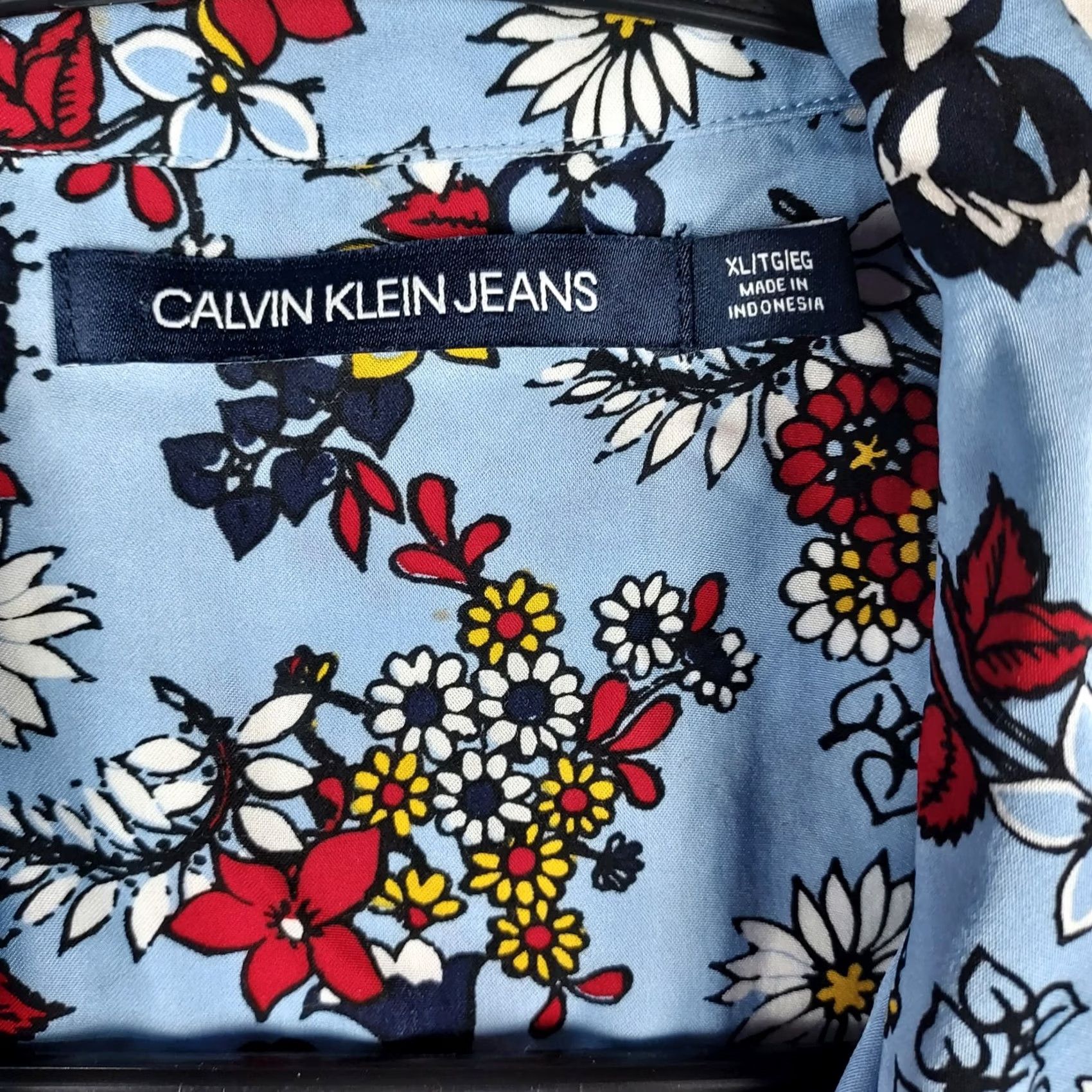 Vintage Calvin Klein Jeans Floral Shirt Men XL Blue Red Short Sleeve Button Up Viscose Size US XL / EU 56 / 4 - 3 Thumbnail