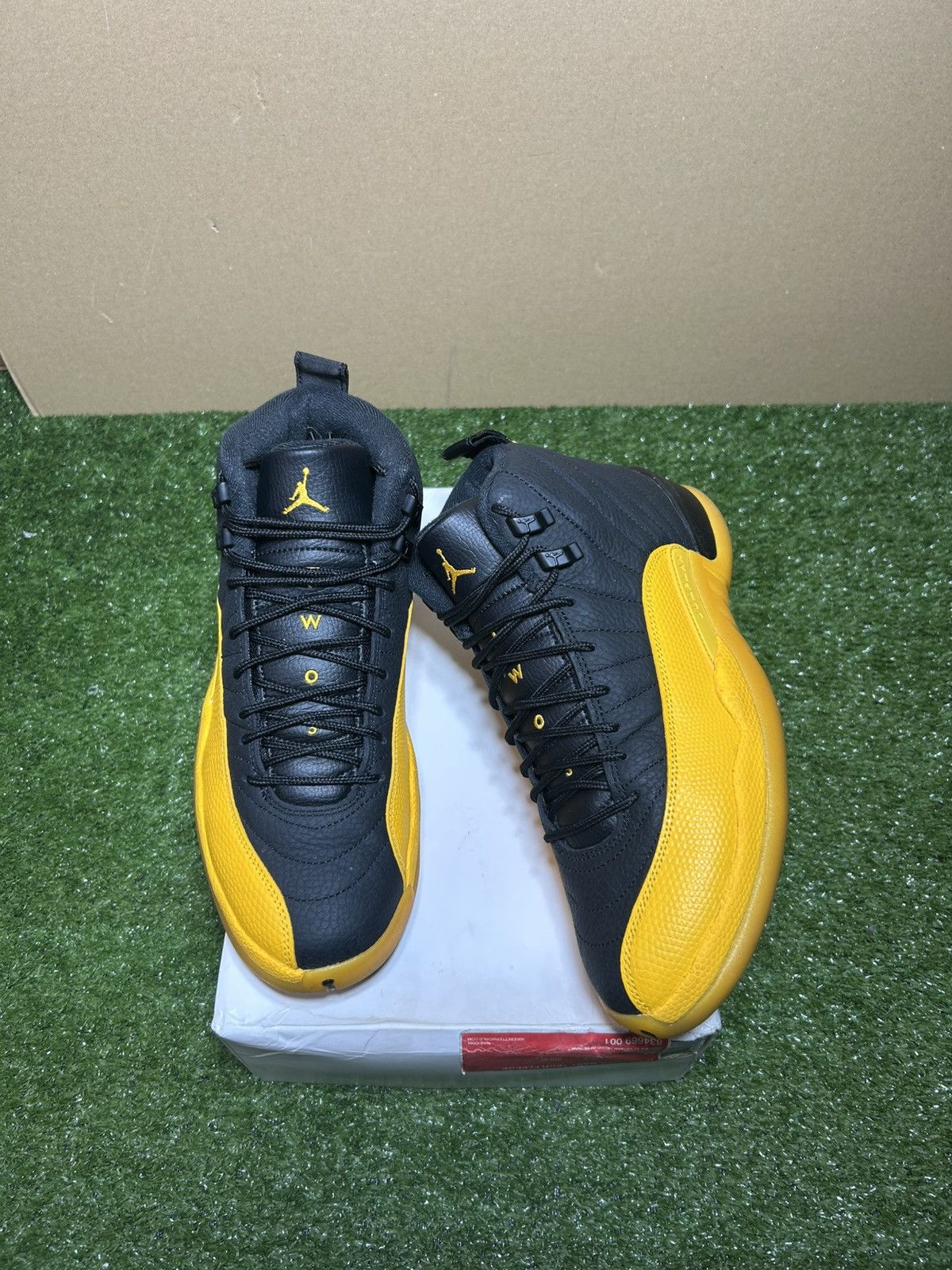 Jordan Brand Jordan 12 University Gold Size US 9 / EU 42 - 1 Thumbnail