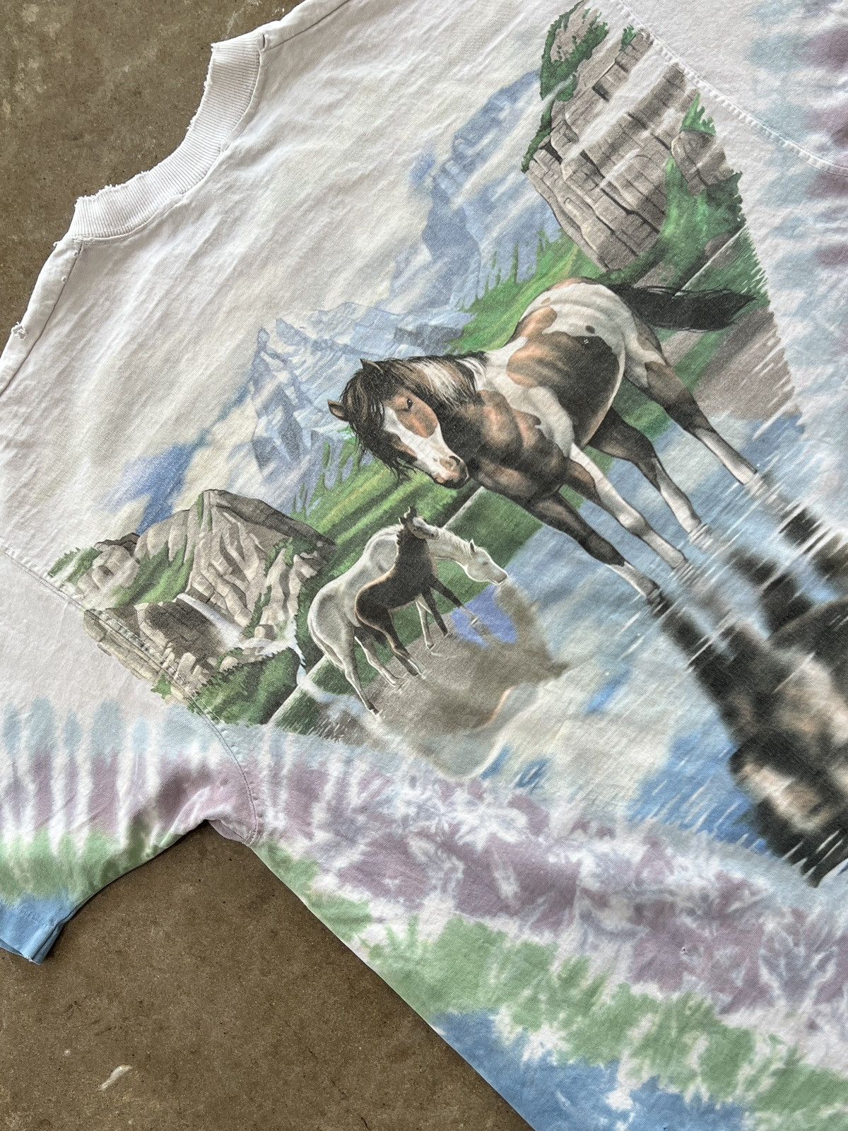 Vintage Vintage 1996 Liquid Blue Nature Horses Tie Dye Tee Large Size US L / EU 52-54 / 3 - 4 Thumbnail