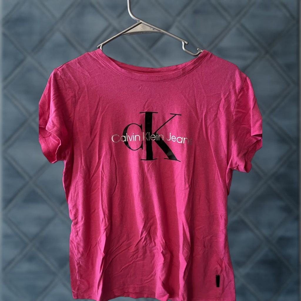 Calvin Klein Calvin Klein T-Shirt Women Size L Pink Round Neck Short Sleeves Graphic Modern Classic Shirt Size L / US 10 / IT 46 - 1 Thumbnail
