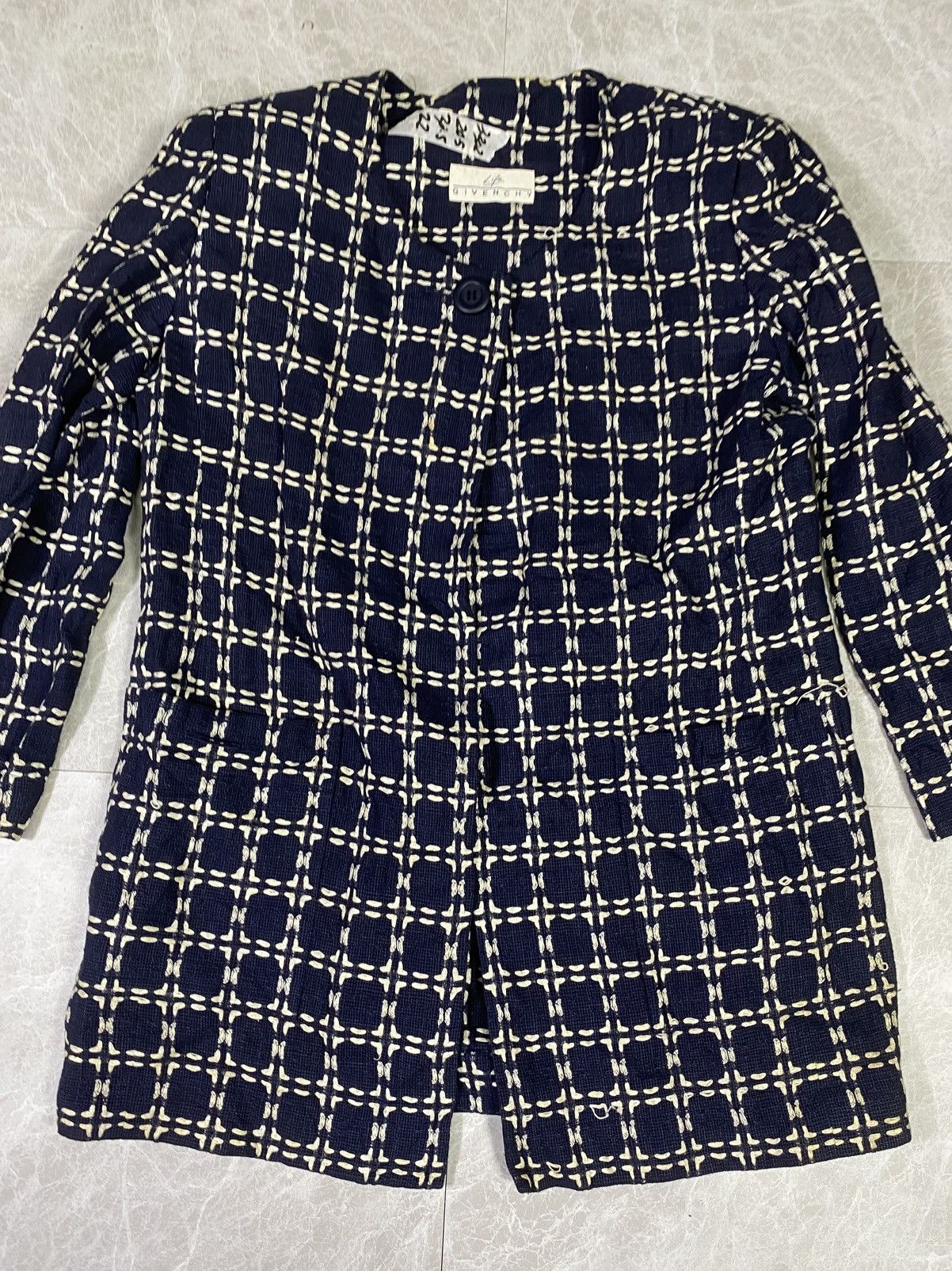 Givenchy Givenchy life size m 3302 Size M / US 6-8 / IT 42-44 - 2 Thumbnail