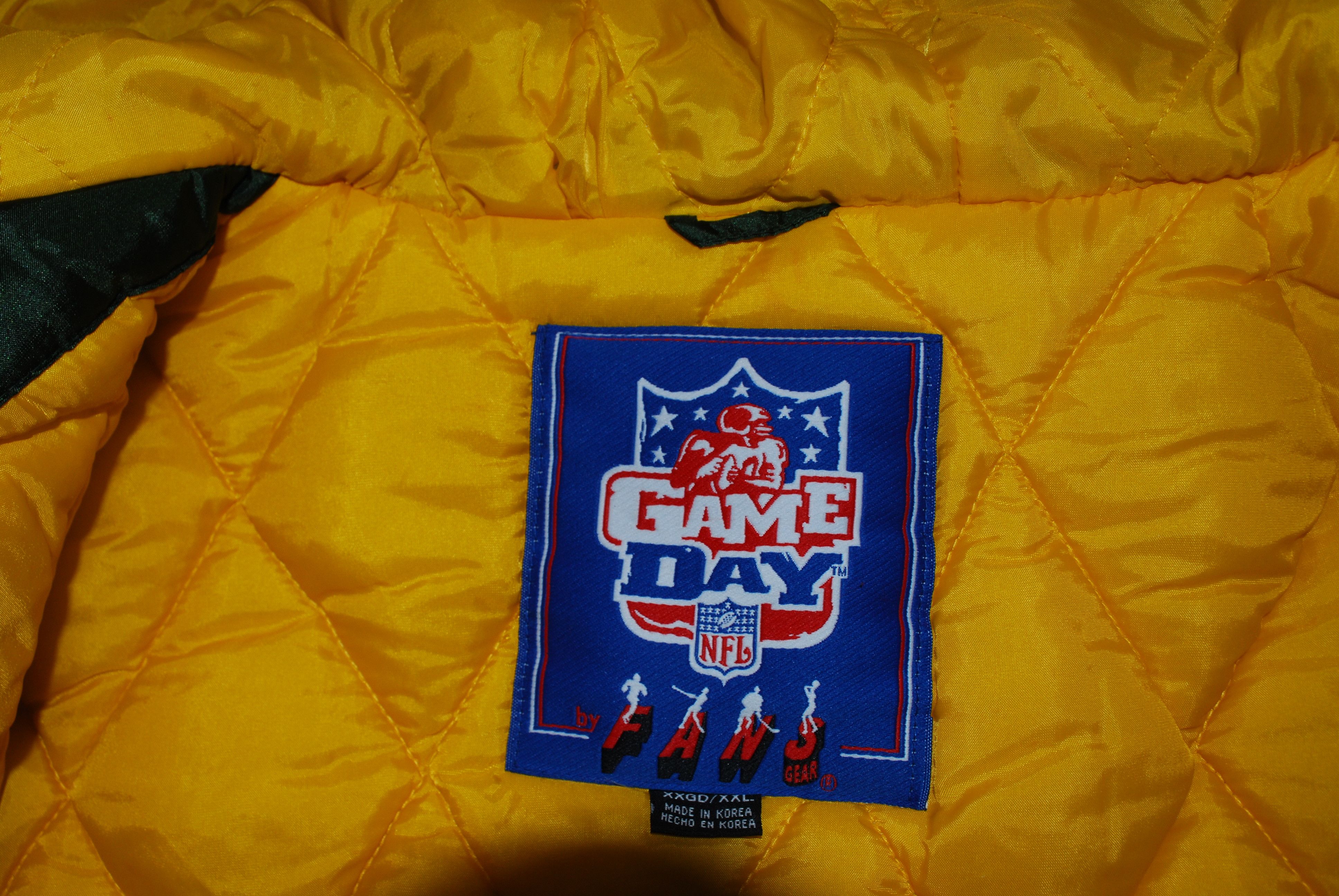 NFL Vintage Game Day Greenbay Packers Puffer Coat from 1990's Size US XXL / EU 58 / 5 - 12 Thumbnail