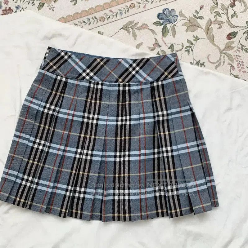 Burberry Burberry Blue Wool Pleated Skirt. Size 23" - 6 Thumbnail