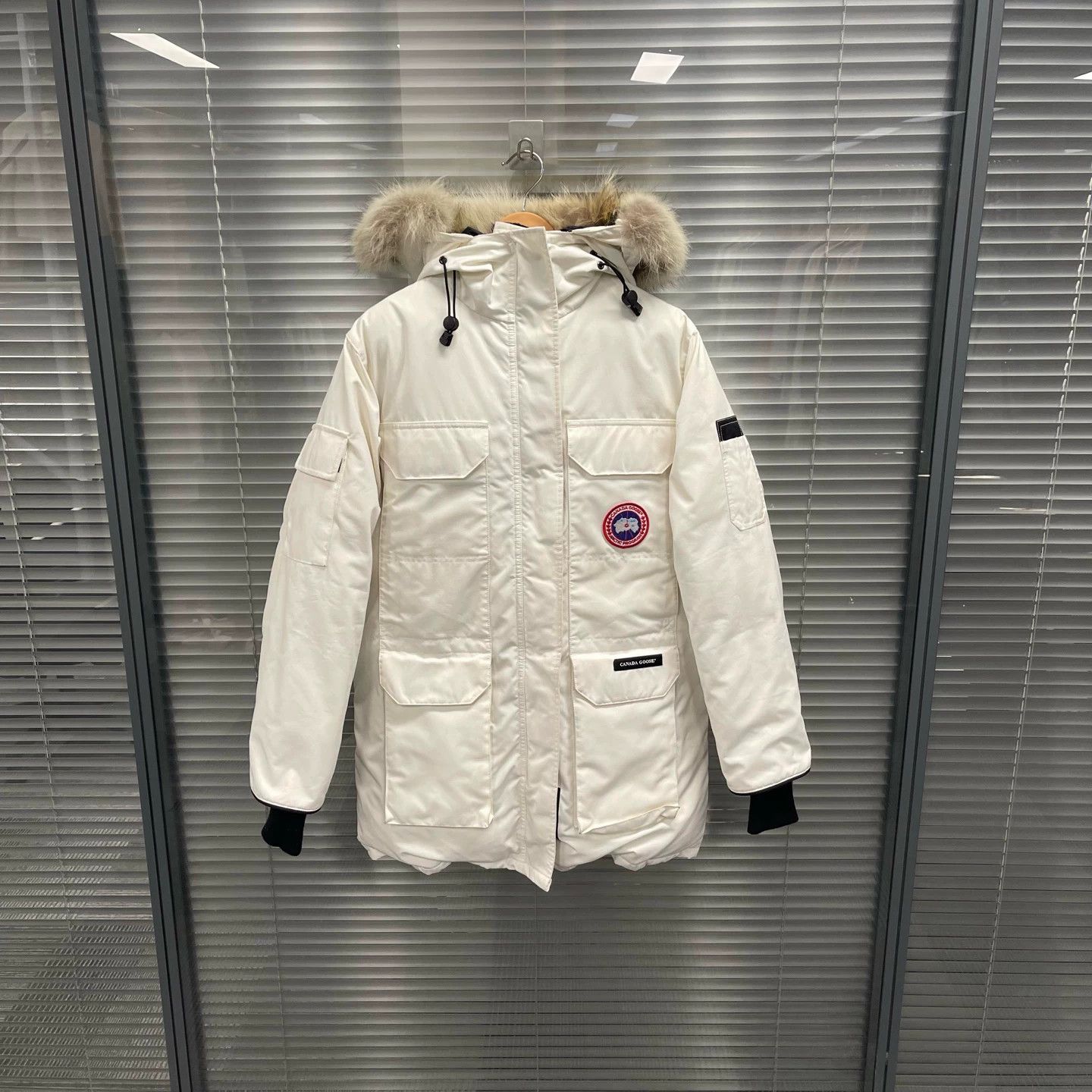 Canada Goose Canada Goose Expedition White Logo Puffer M 99 Size M / US 6-8 / IT 42-44 - 1 Thumbnail