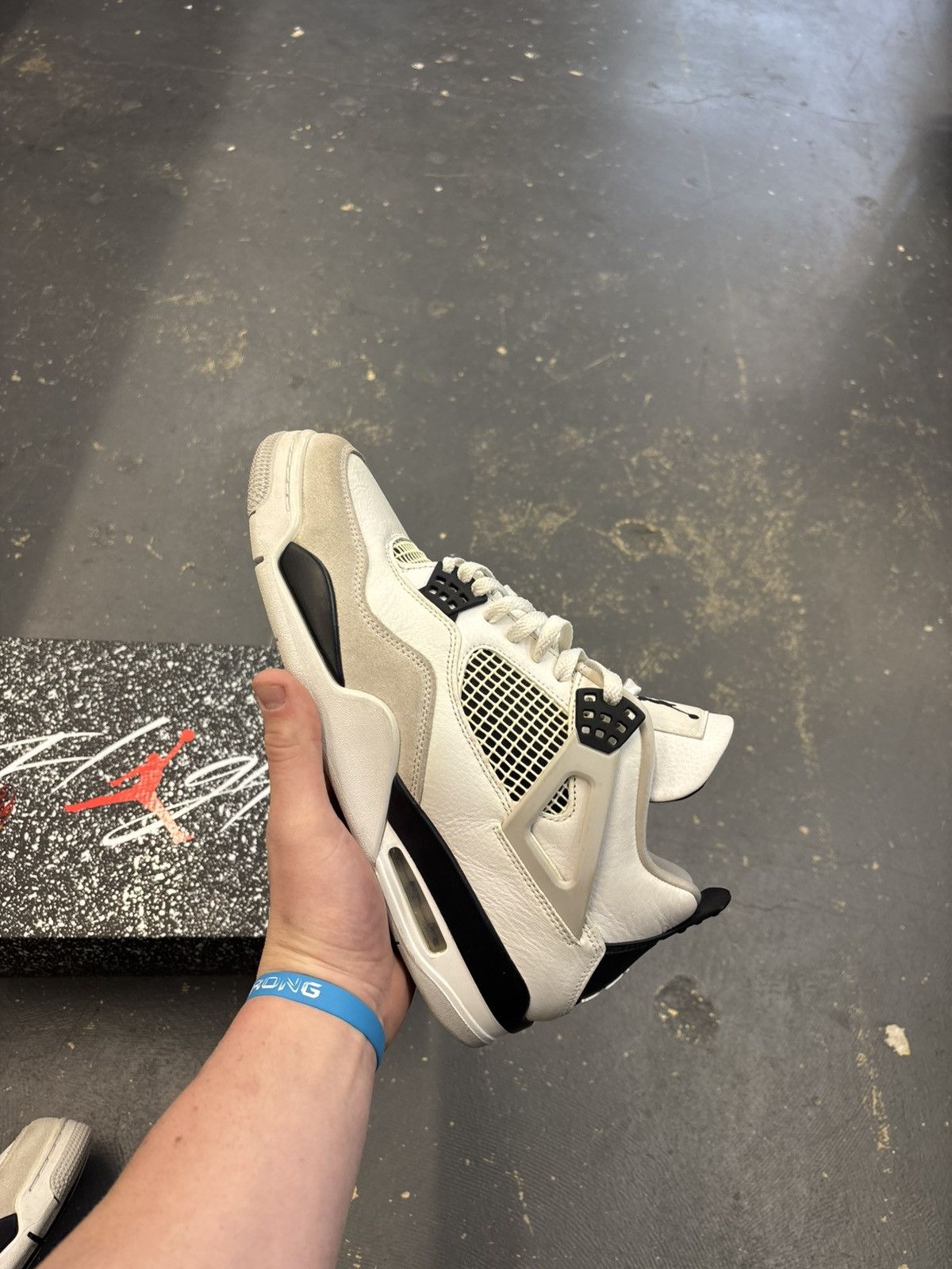 Jordan Brand Air jordan 4 retro military black with box 10.5 Size US 10.5 / EU 43-44 - 6 Thumbnail