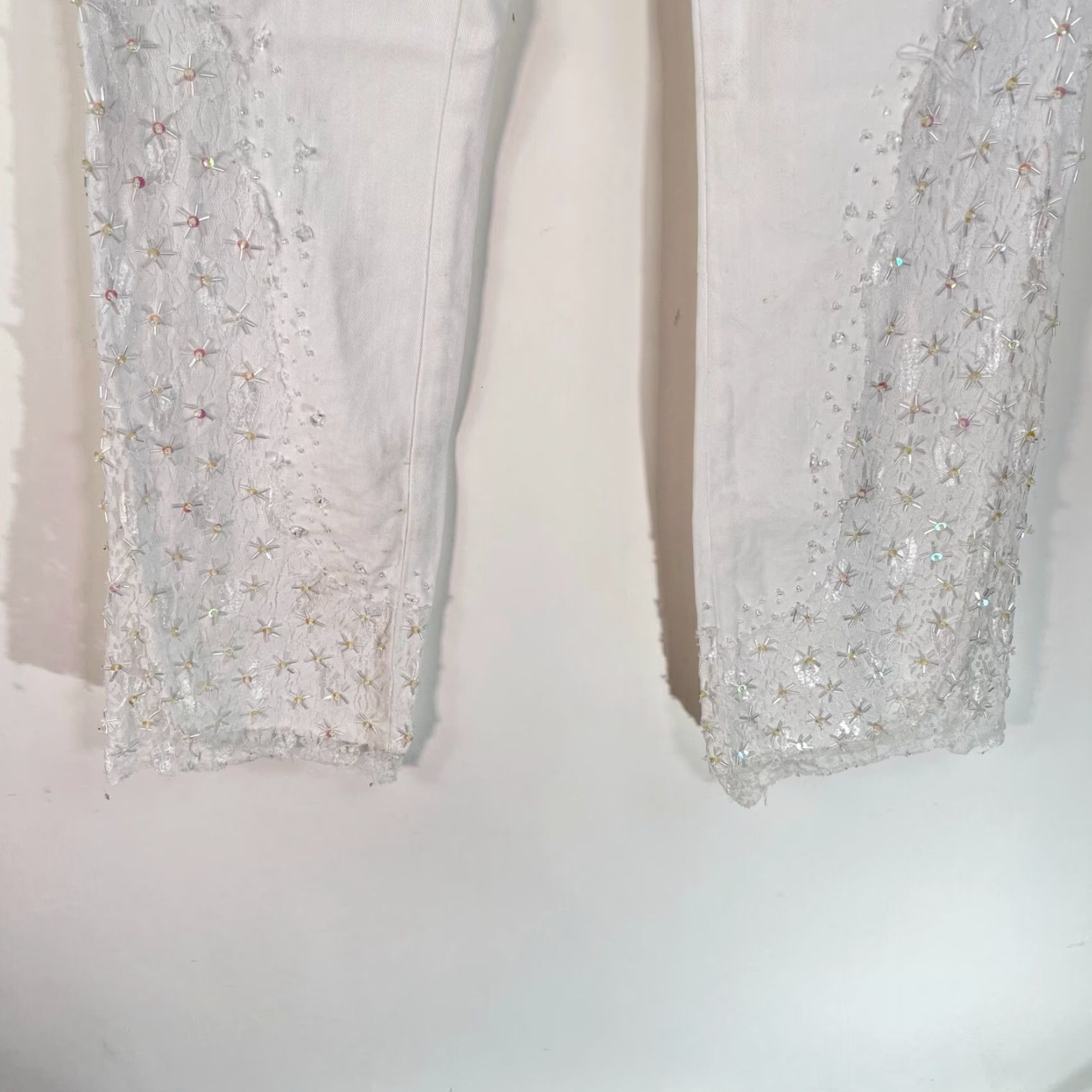 Vintage Latina Jeans Women's Size 8 White 32X32 Lace Patches Rhinestone Embroidered Denim Straight 32 Inseam 100% Genuine USA Seller Mens? Size 30" / US 8 / IT 44 - 4 Thumbnail