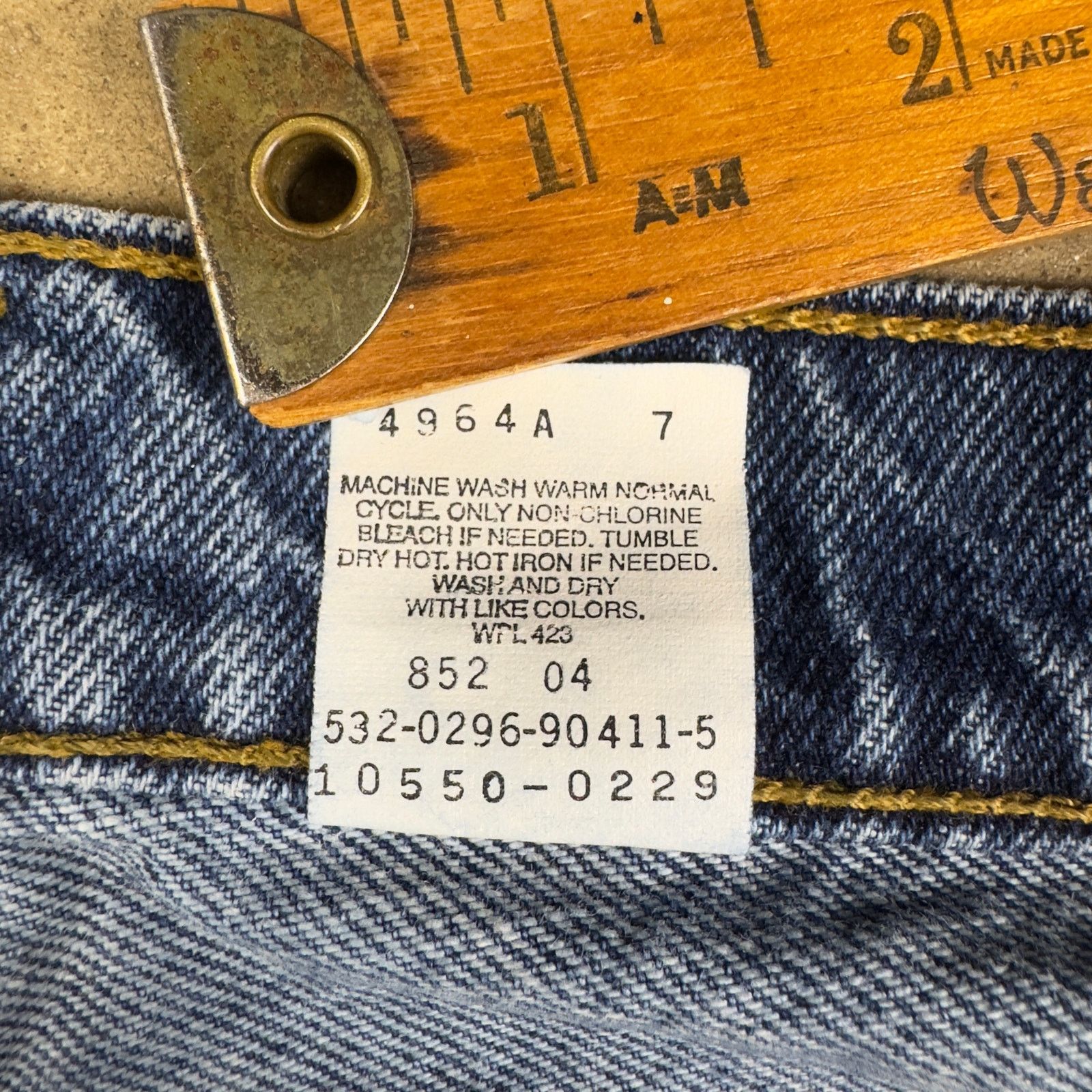 Levi's Vintage Levi’s 550 Women’s Relaxed Fit Tapered Leg Jeans 7 Size 26" / US 2 / IT 38 - 5 Thumbnail