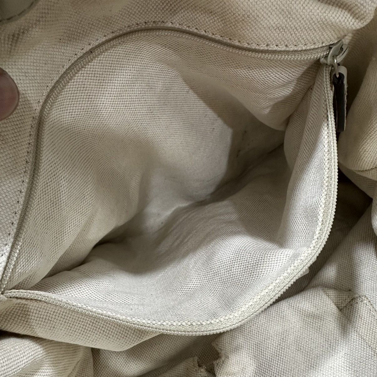 Gucci Authentic GUCCI GG Sukey Handbag/ Shoulder Bag Size ONE SIZE - 16 Thumbnail