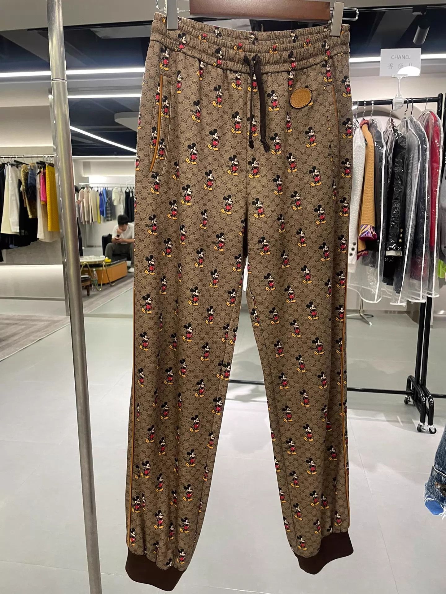 Gucci Gucci x Disney Mickey Print Pants XS Mint Size 25" / US 0 / IT 36 - 1 Thumbnail