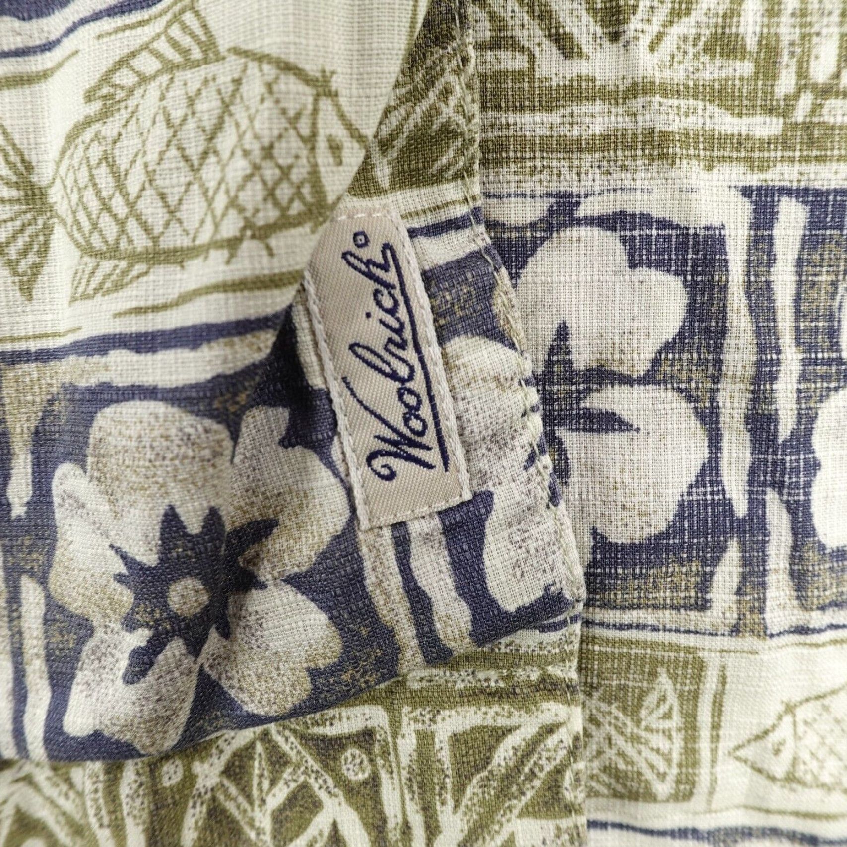Vintage VINTAGE Woolrich Shirt Mens Large Green Floral Hawaiian Button Up Camp Y2K Size US L / EU 52-54 / 3 - 5 Thumbnail